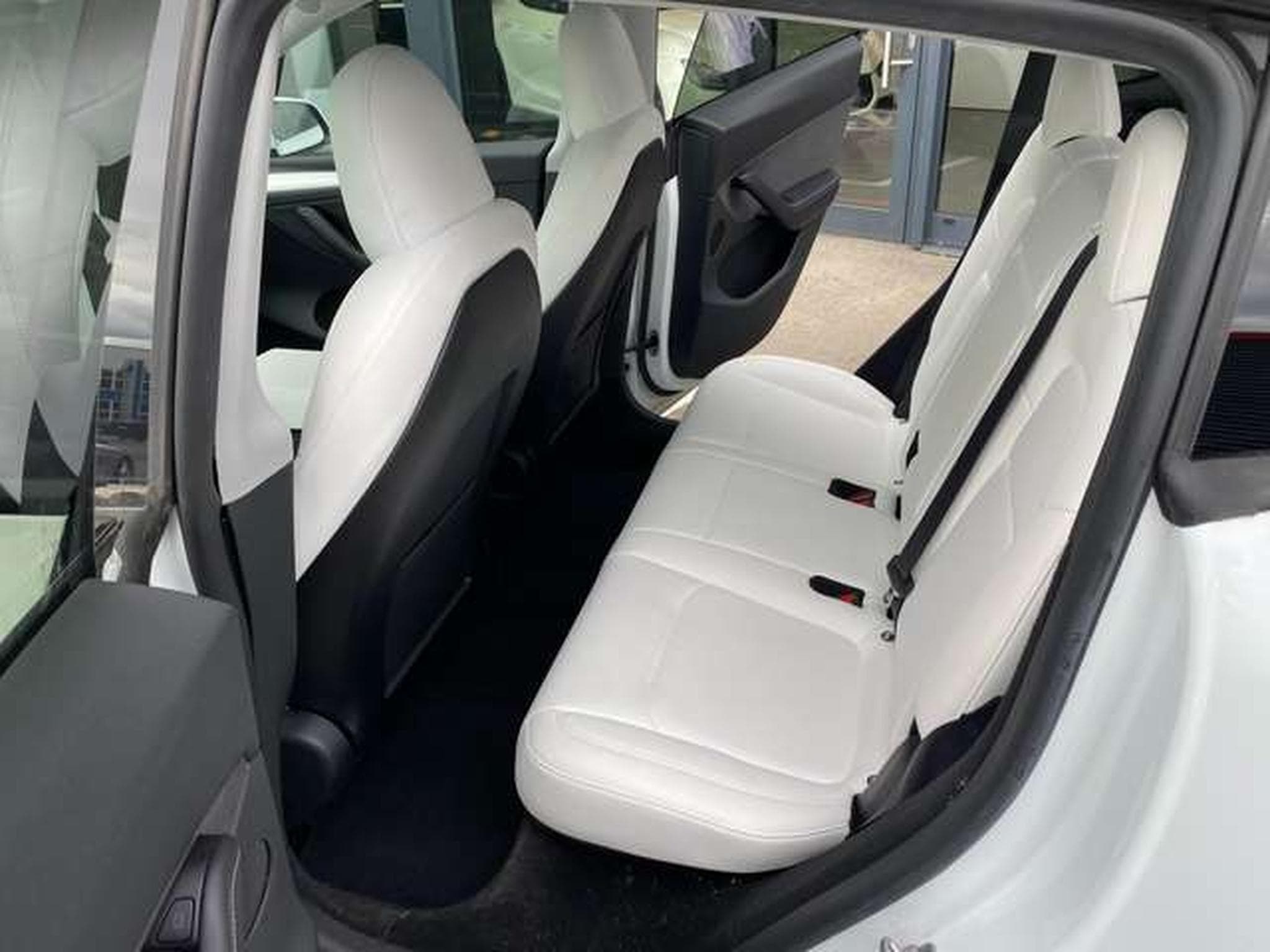 Tesla Model Y Model Y RWD  garantie constructeur 02/28 (2024) - Photo 14
