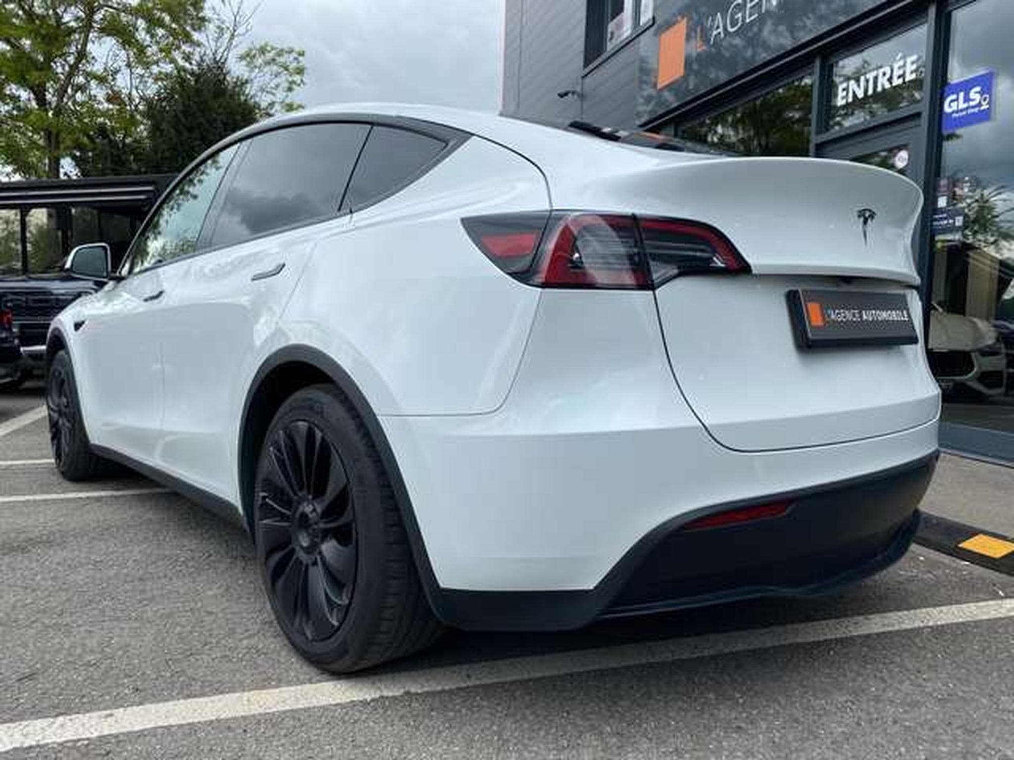 Tesla Model Y Model Y RWD  garantie constructeur 02/28 (2024) - Photo 7