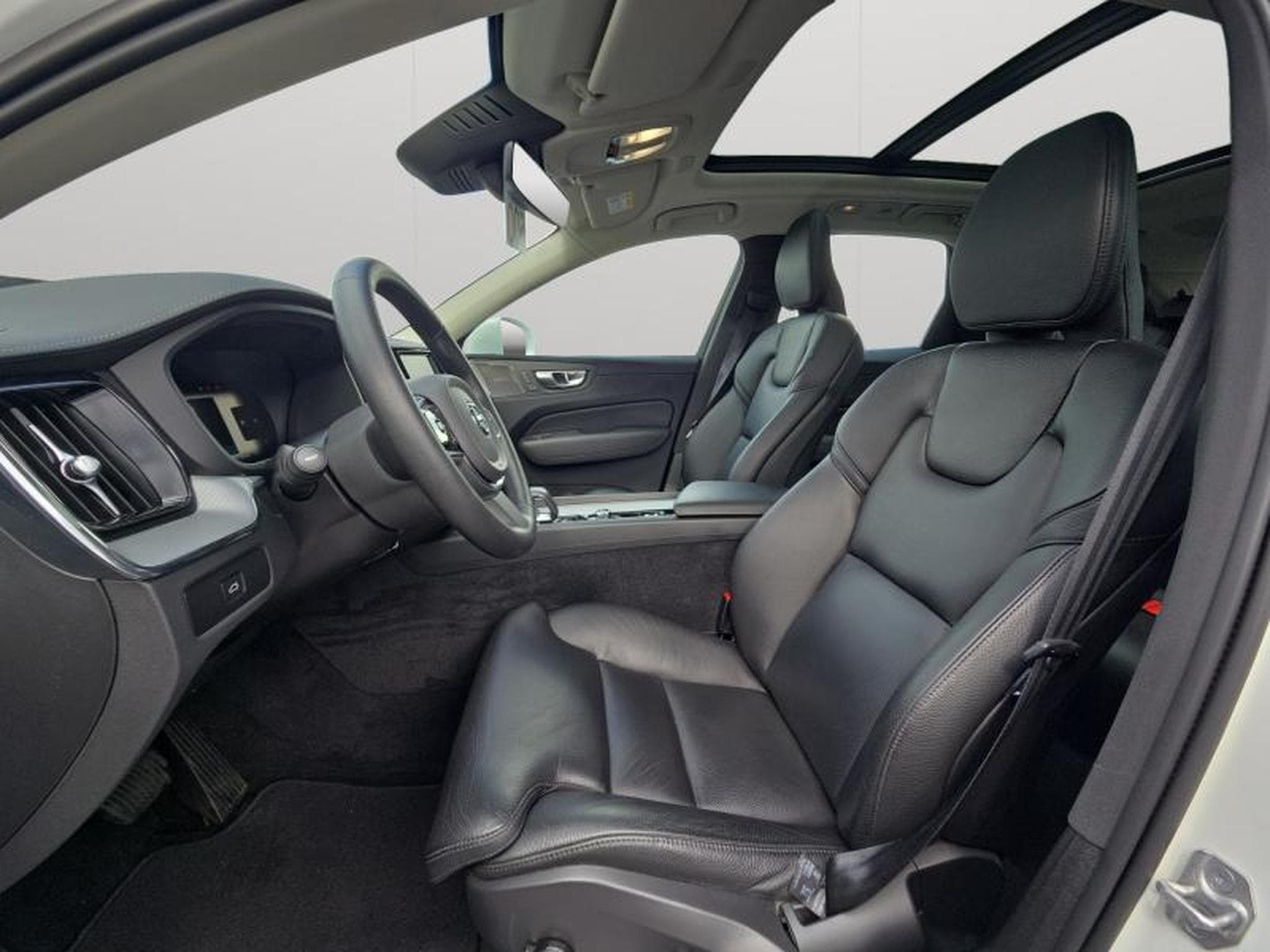 Volvo XC60 B4 Ultimate Bright / Essence (2022) - Photo 12