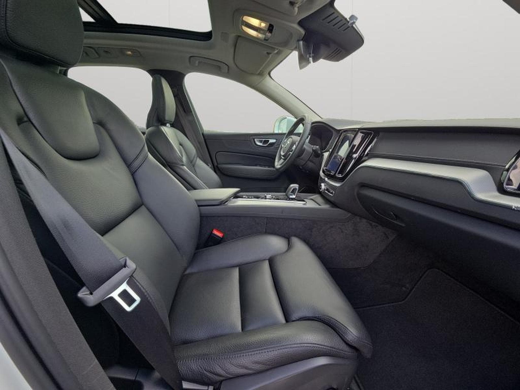Volvo XC60 B4 Ultimate Bright / Essence (2022) - Photo 14