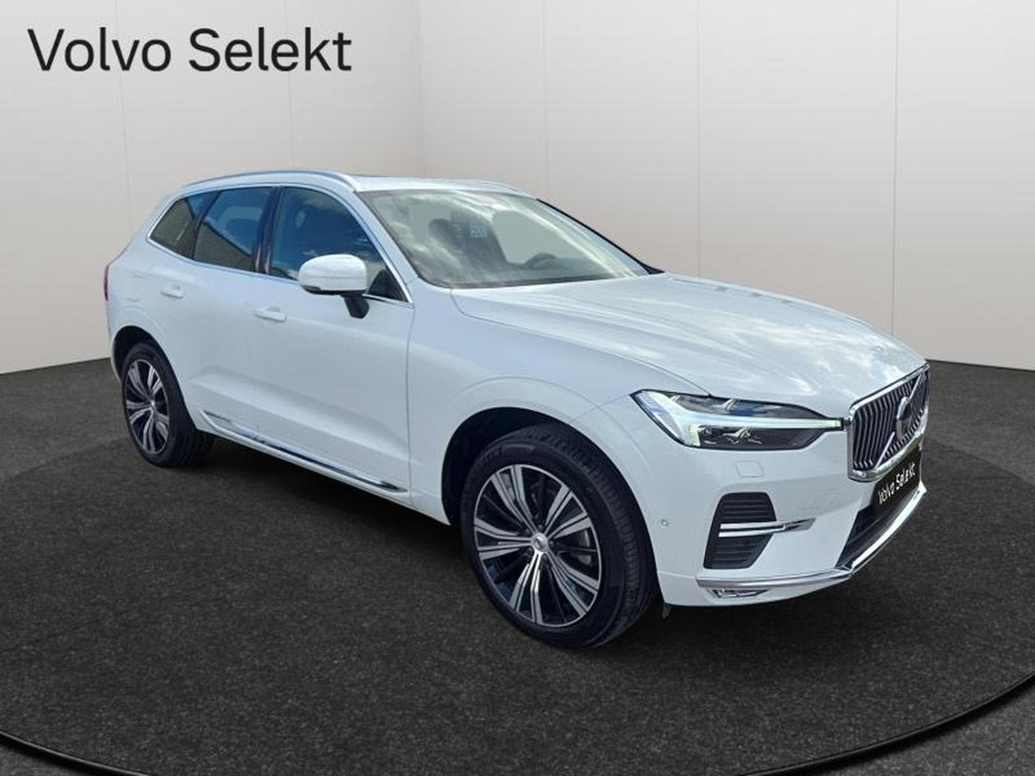 Volvo XC60 B4 Ultimate Bright / Essence (2022) - Photo 18