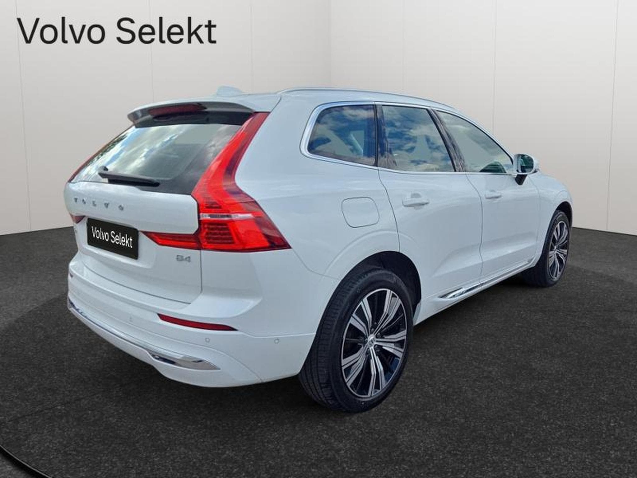 Volvo XC60 B4 Ultimate Bright / Essence (2022) - Photo 2