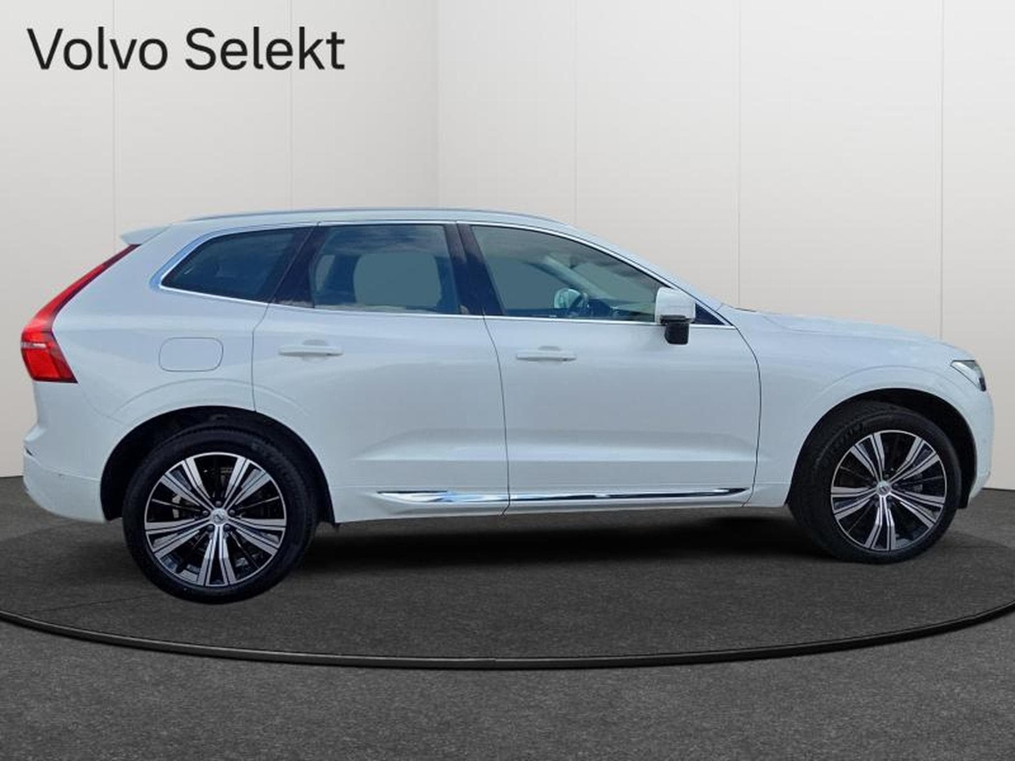 Volvo XC60 B4 Ultimate Bright / Essence (2022) - Photo 6