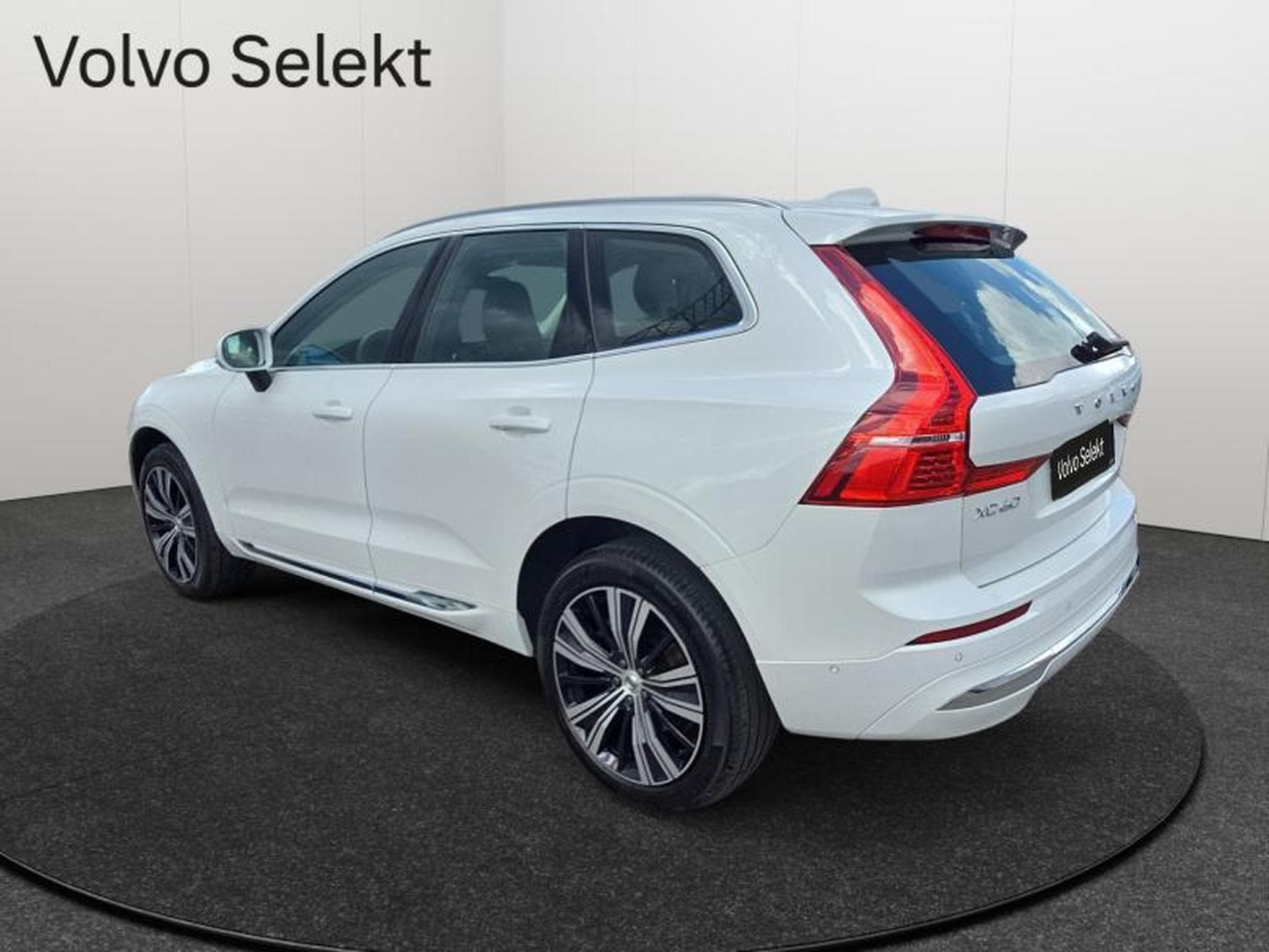 Volvo XC60 B4 Ultimate Bright / Essence (2022) - Photo 8