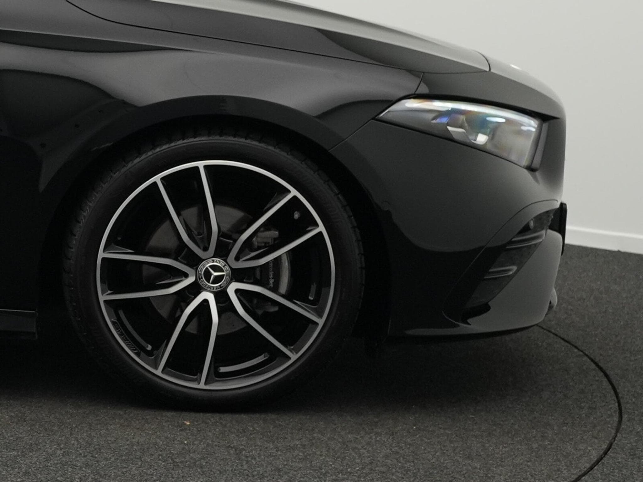 Mercedes A 200 AMG-Line Multi+Kamera+Night+19" (2025) - Photo 6
