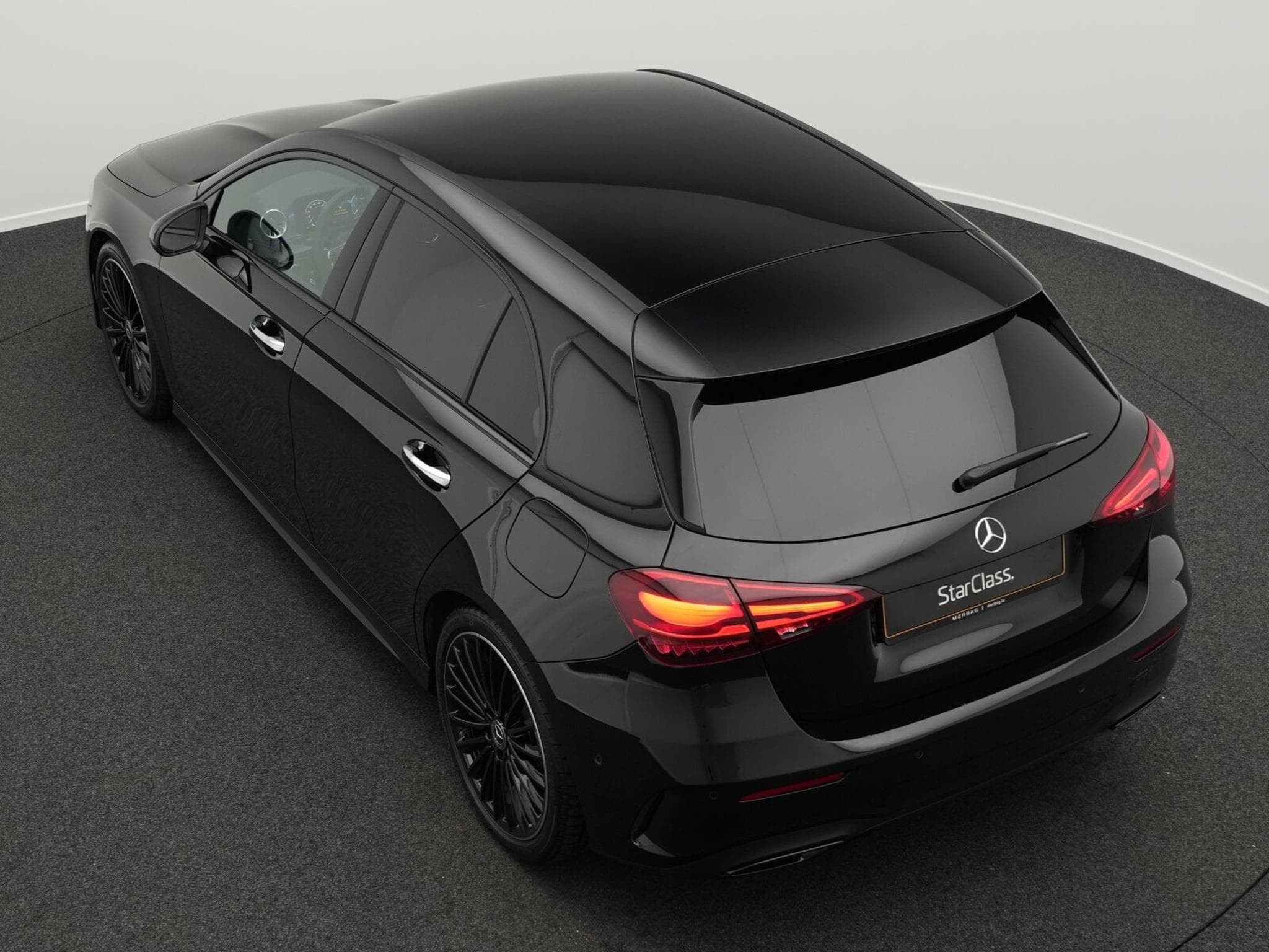 Mercedes A 200 d AMG-Line Multi+Kamera+Night+19" (2025) - Photo 11