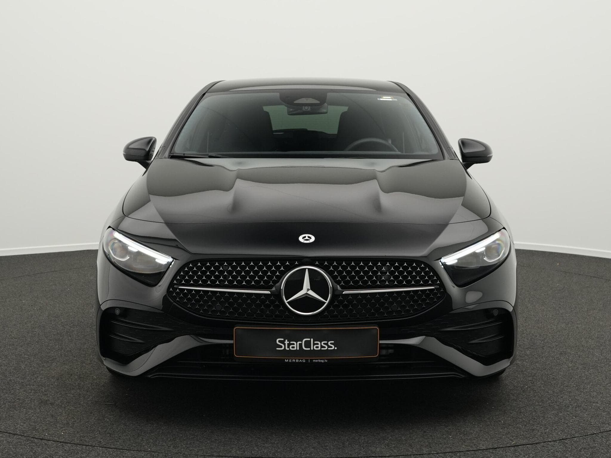 Mercedes A 200 d AMG-Line Multi+Kamera+Night+19" (2025) - Photo 2
