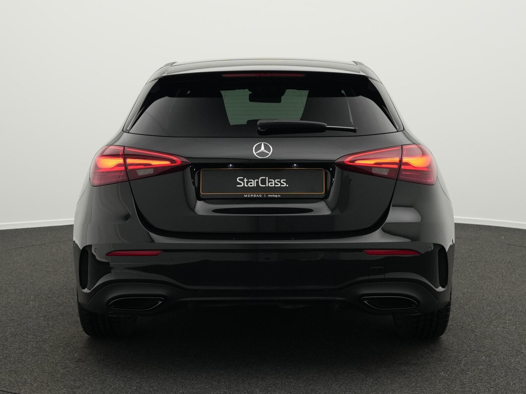 Mercedes A 200 d AMG-Line Multi+Kamera+Night+19" (2025) - Photo 4