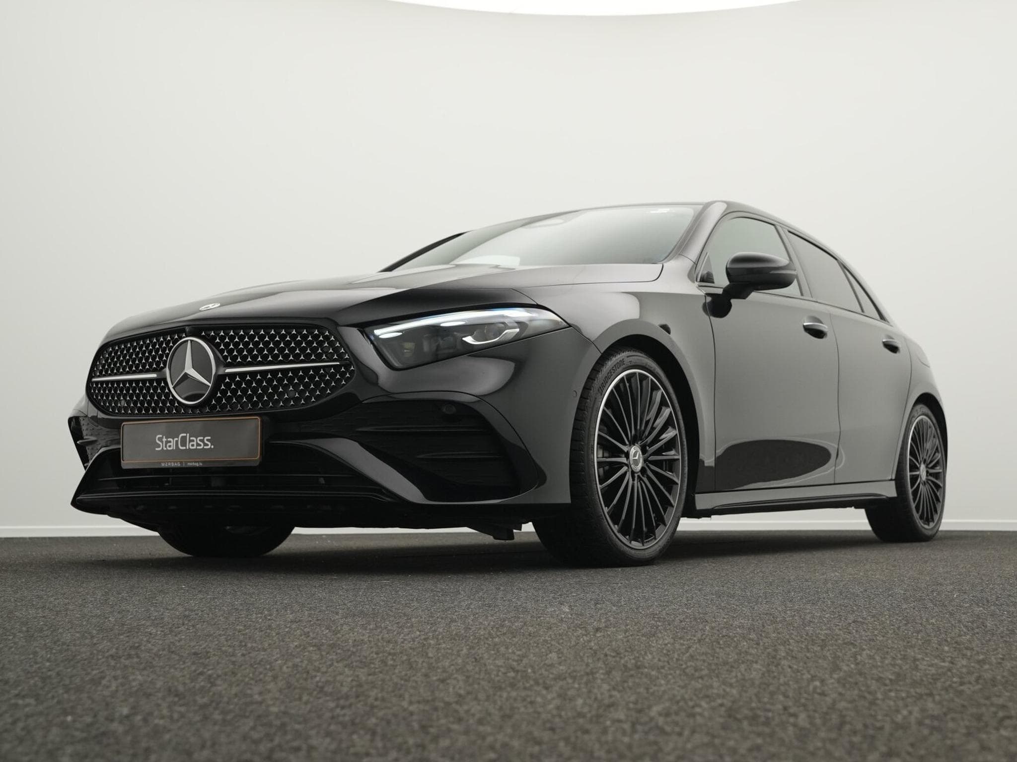 Mercedes A 200 d AMG-Line Multi+Kamera+Night+19" (2025) - Photo 8