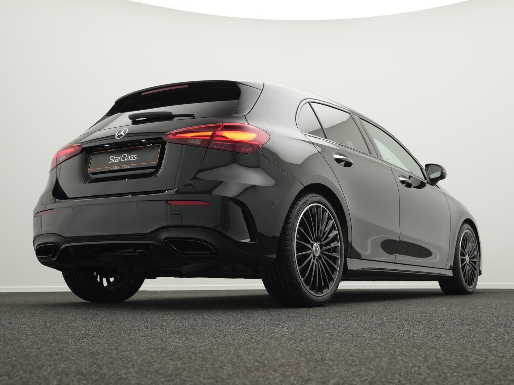 Mercedes A 200 d AMG-Line Multi+Kamera+Night+19" (2025) - Photo 9