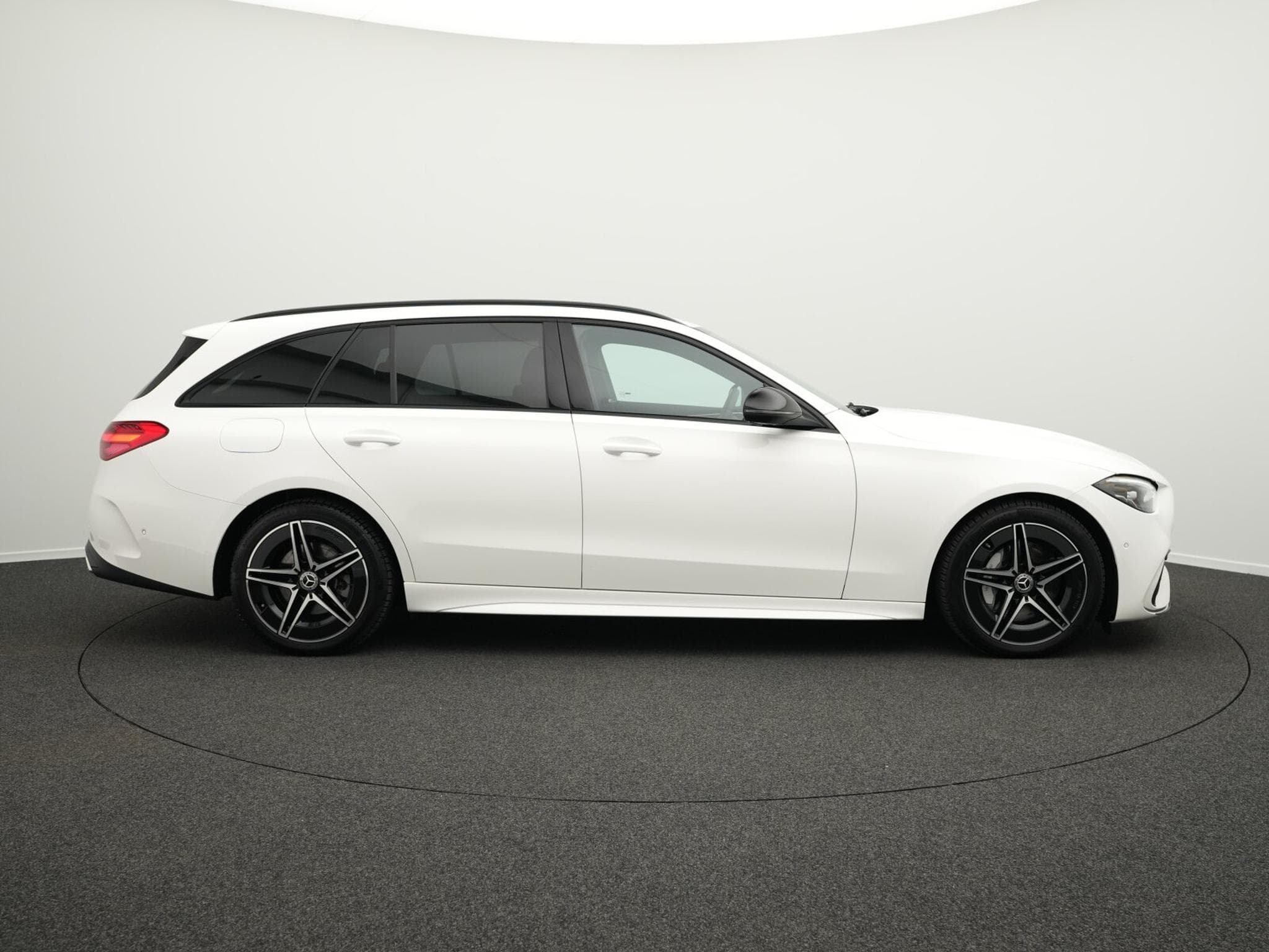 Mercedes C 300 d T AMG-Line LED+Kamera+Distr+Night+19" (2025) - Photo 5