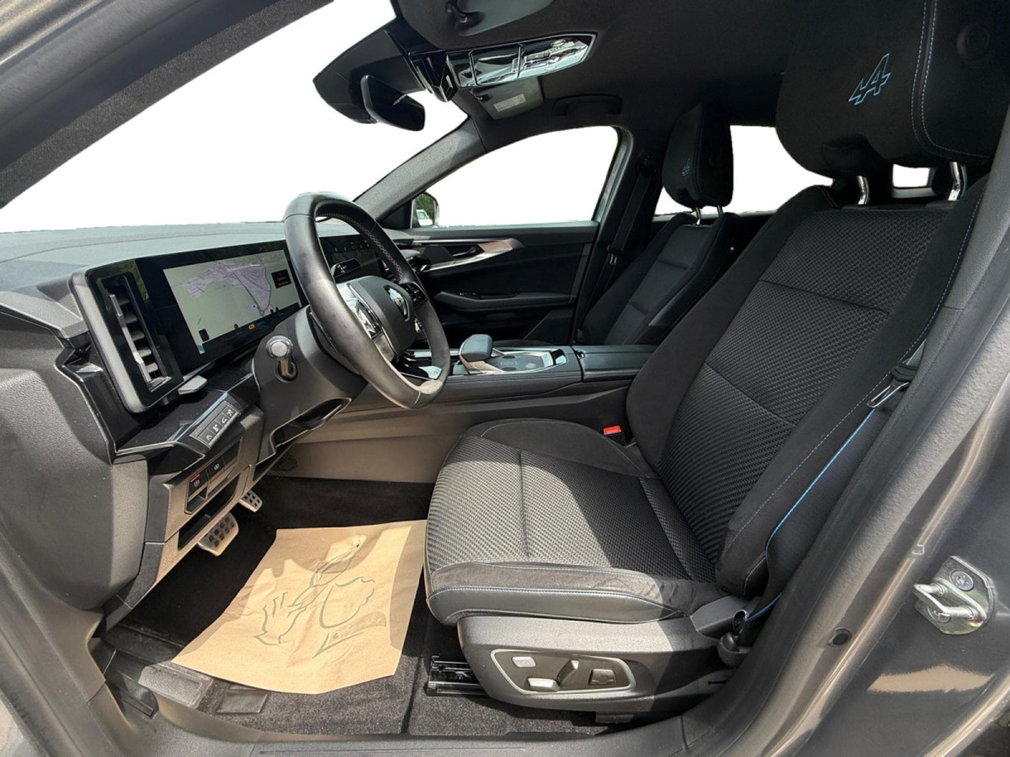 Renault Austral 1.2 E-Tech HEV Techno Esprit Alpine (2024) - Photo 8