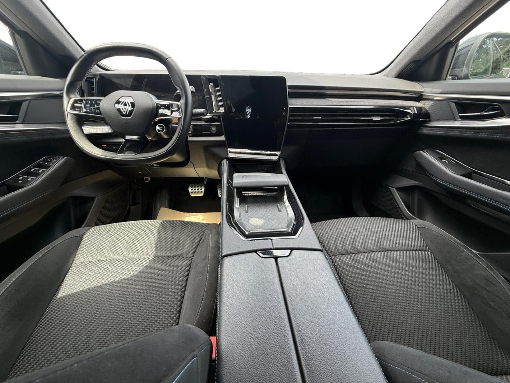 Renault Austral 1.2 E-Tech HEV Techno Esprit Alpine (2024) - Photo 9
