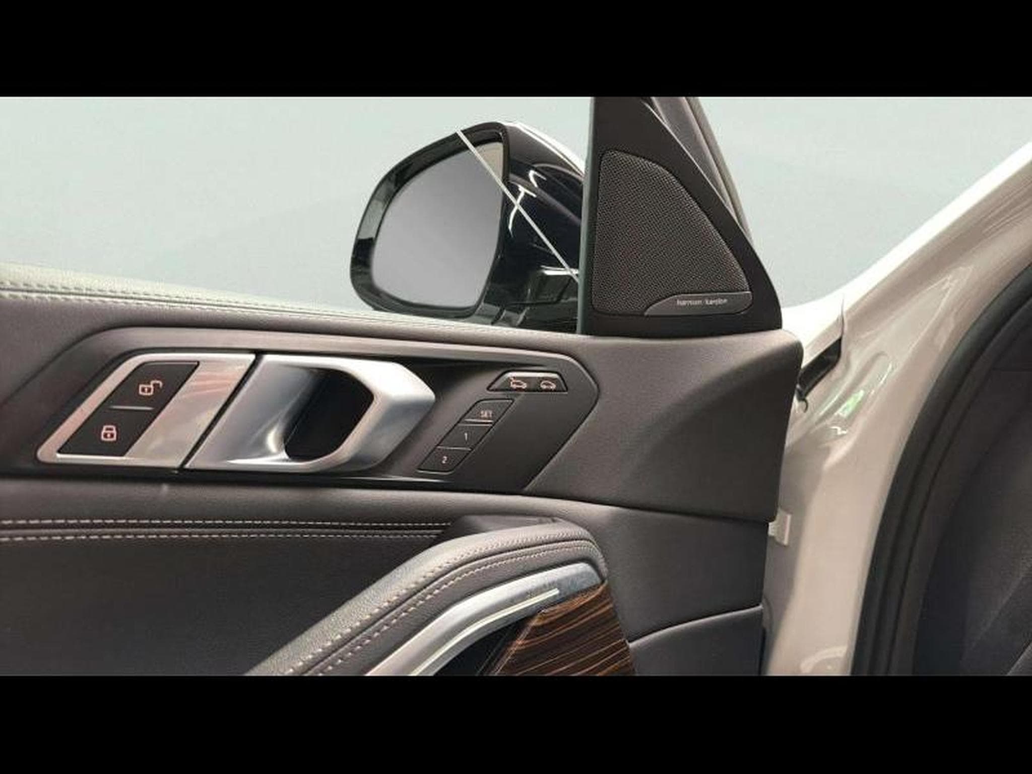 BMW X6 M Sport 40d (2025) - Photo 13