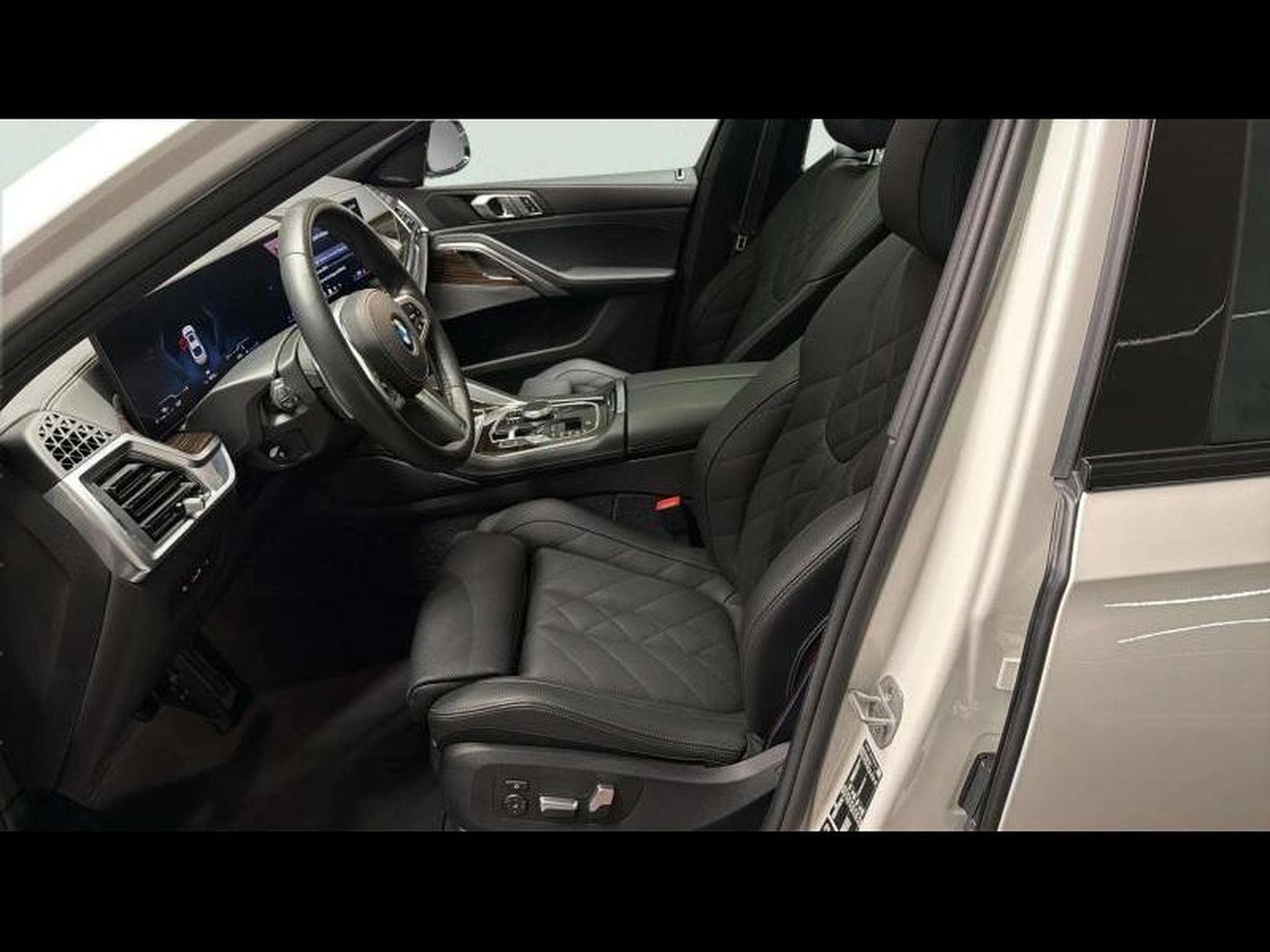 BMW X6 M Sport 40d (2025) - Photo 6