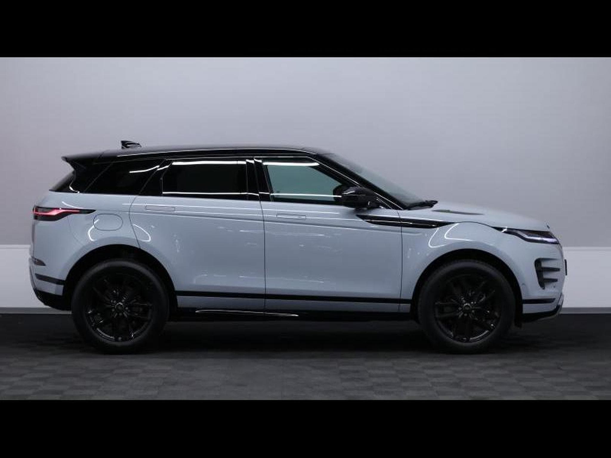 Land-Rover Range Rover Evoque D165 Dynamic SE (2026) - Photo 4