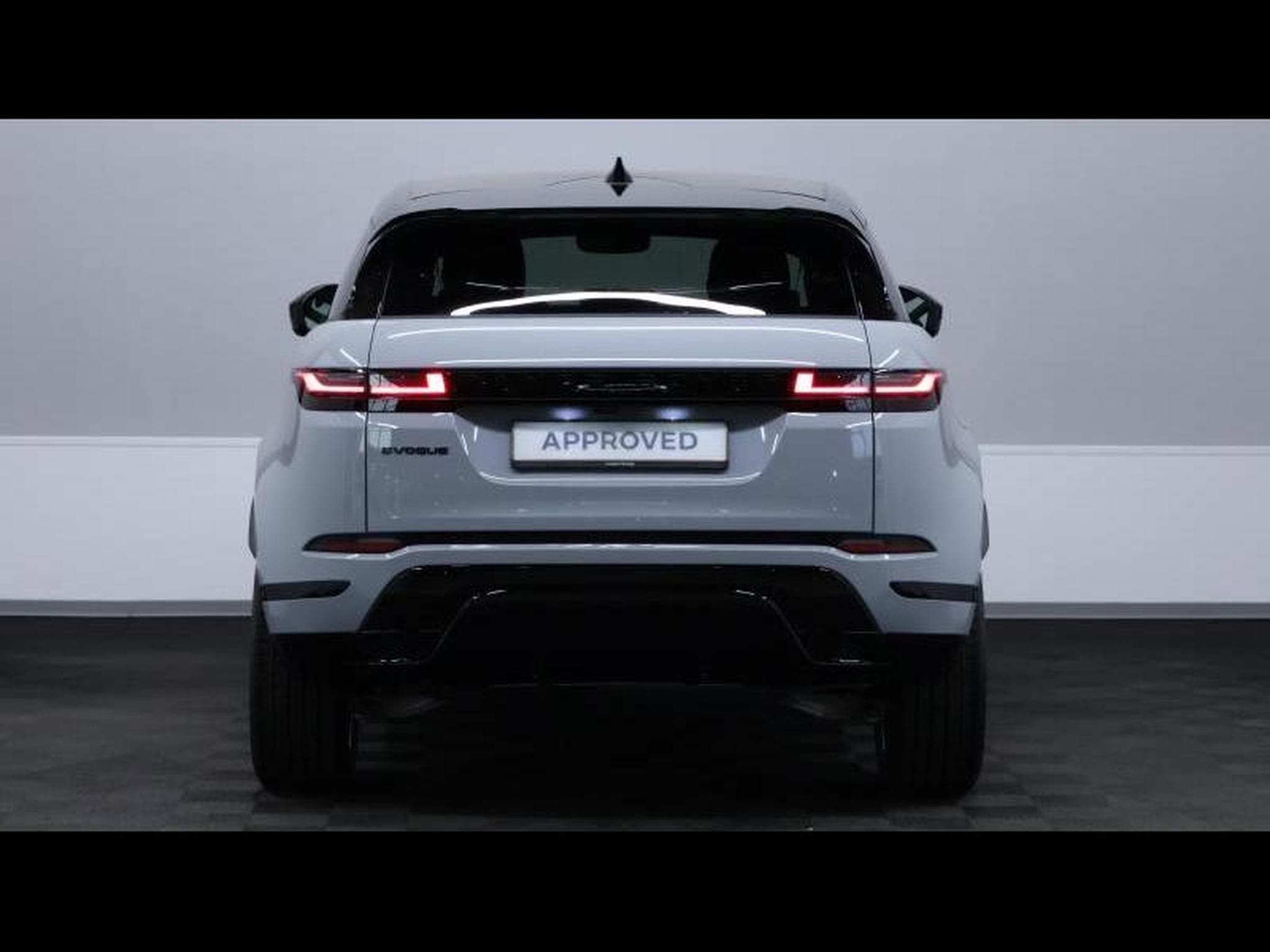 Land-Rover Range Rover Evoque D165 Dynamic SE (2026) - Photo 6