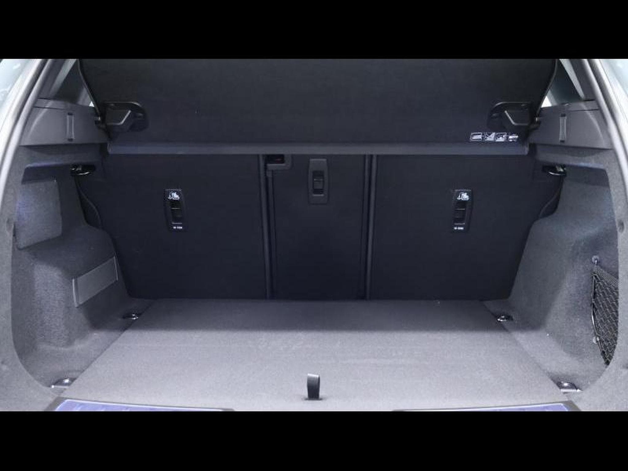 Land-Rover Range Rover Evoque D165 Dynamic SE (2026) - Photo 7