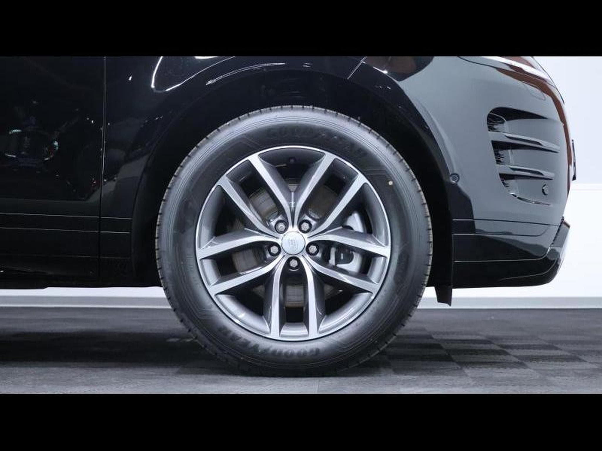 Land-Rover Range Rover Evoque D165 (2026) - Photo 10