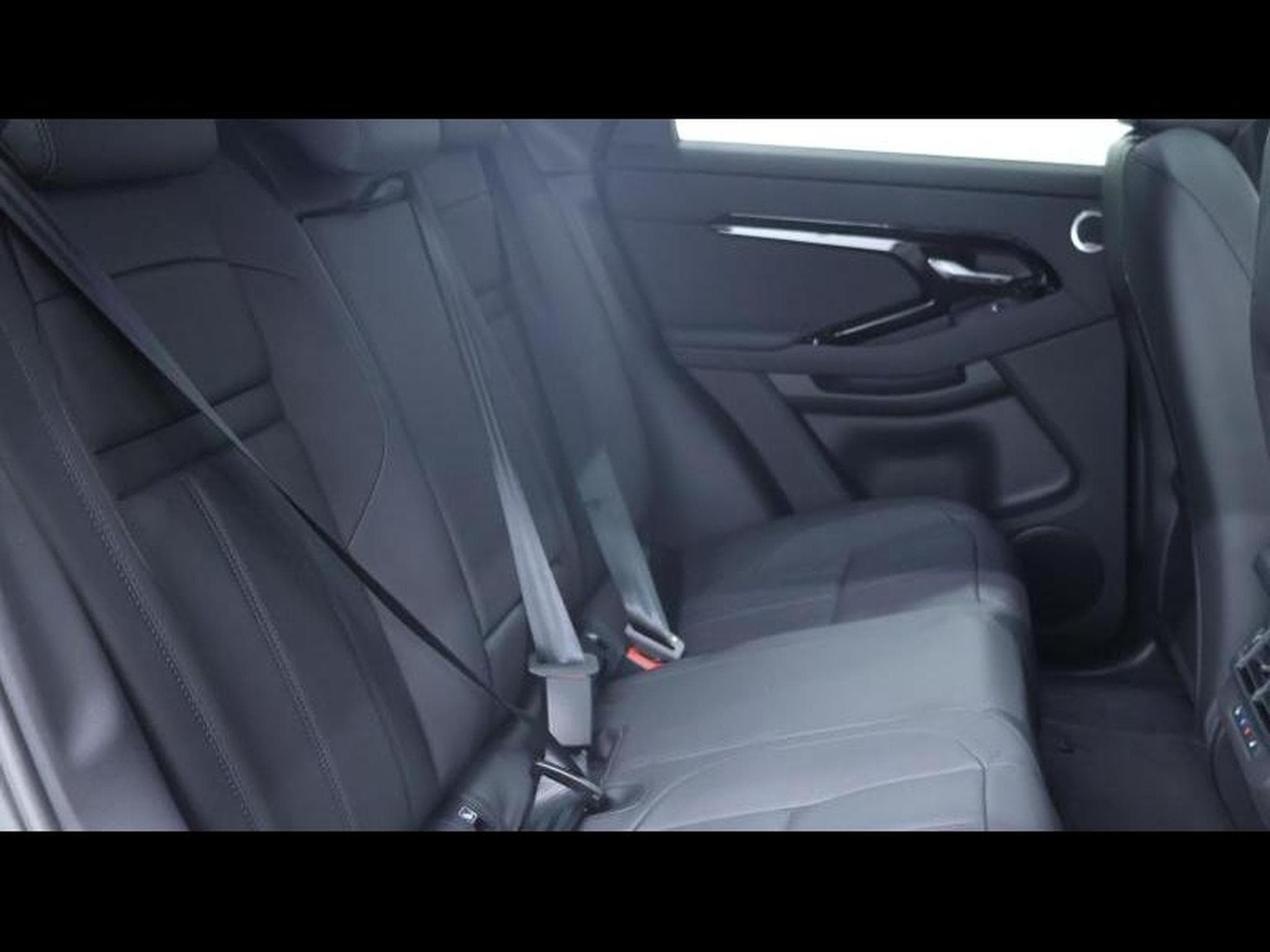 Land-Rover Range Rover Evoque D165 (2026) - Photo 14