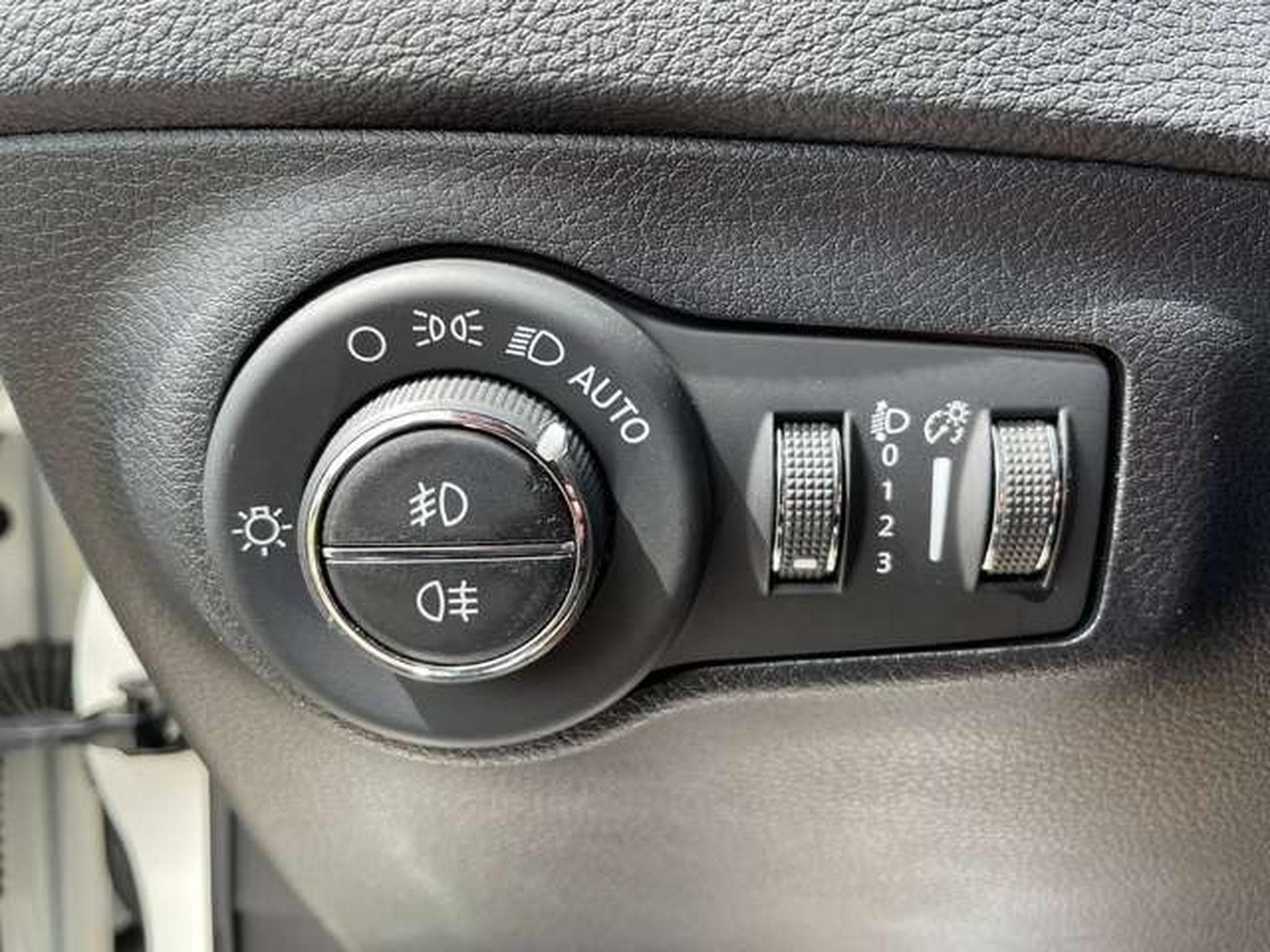 Jeep Compass 4x4 Auto Limited JUSQU'A 48 MOIS DE GARANTIE (2019) - Photo 11