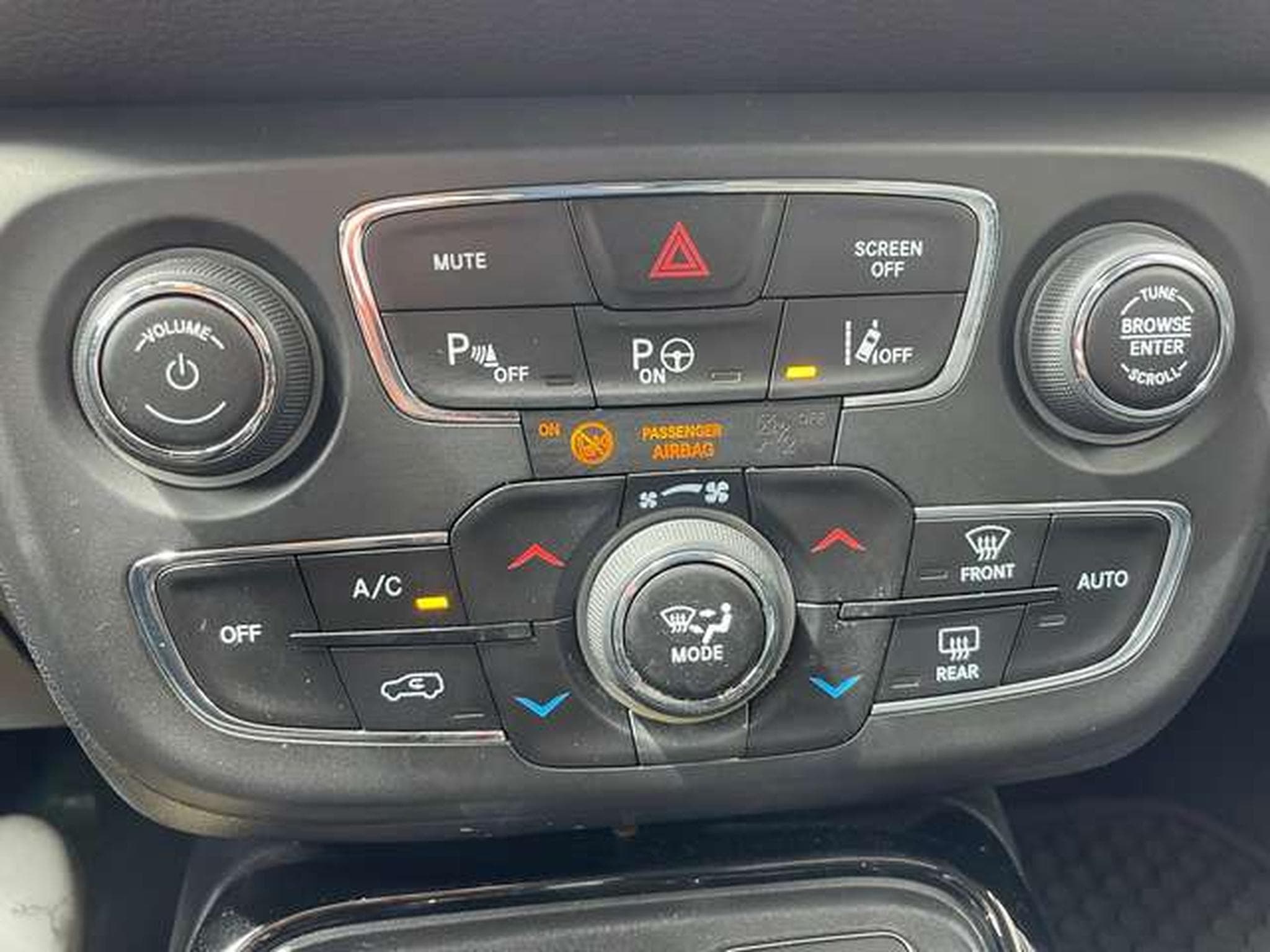 Jeep Compass 4x4 Auto Limited JUSQU'A 48 MOIS DE GARANTIE (2019) - Photo 22