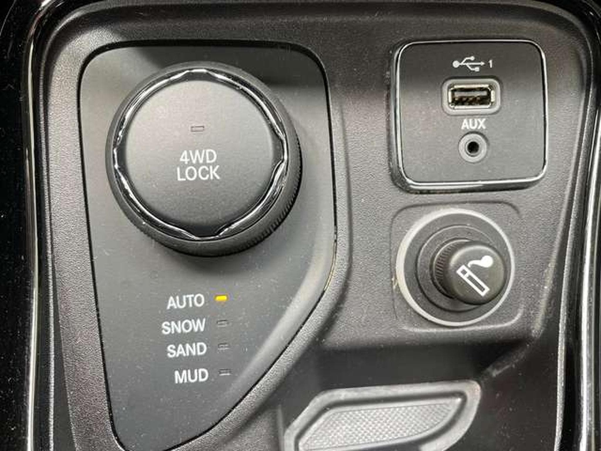 Jeep Compass 4x4 Auto Limited JUSQU'A 48 MOIS DE GARANTIE (2019) - Photo 23