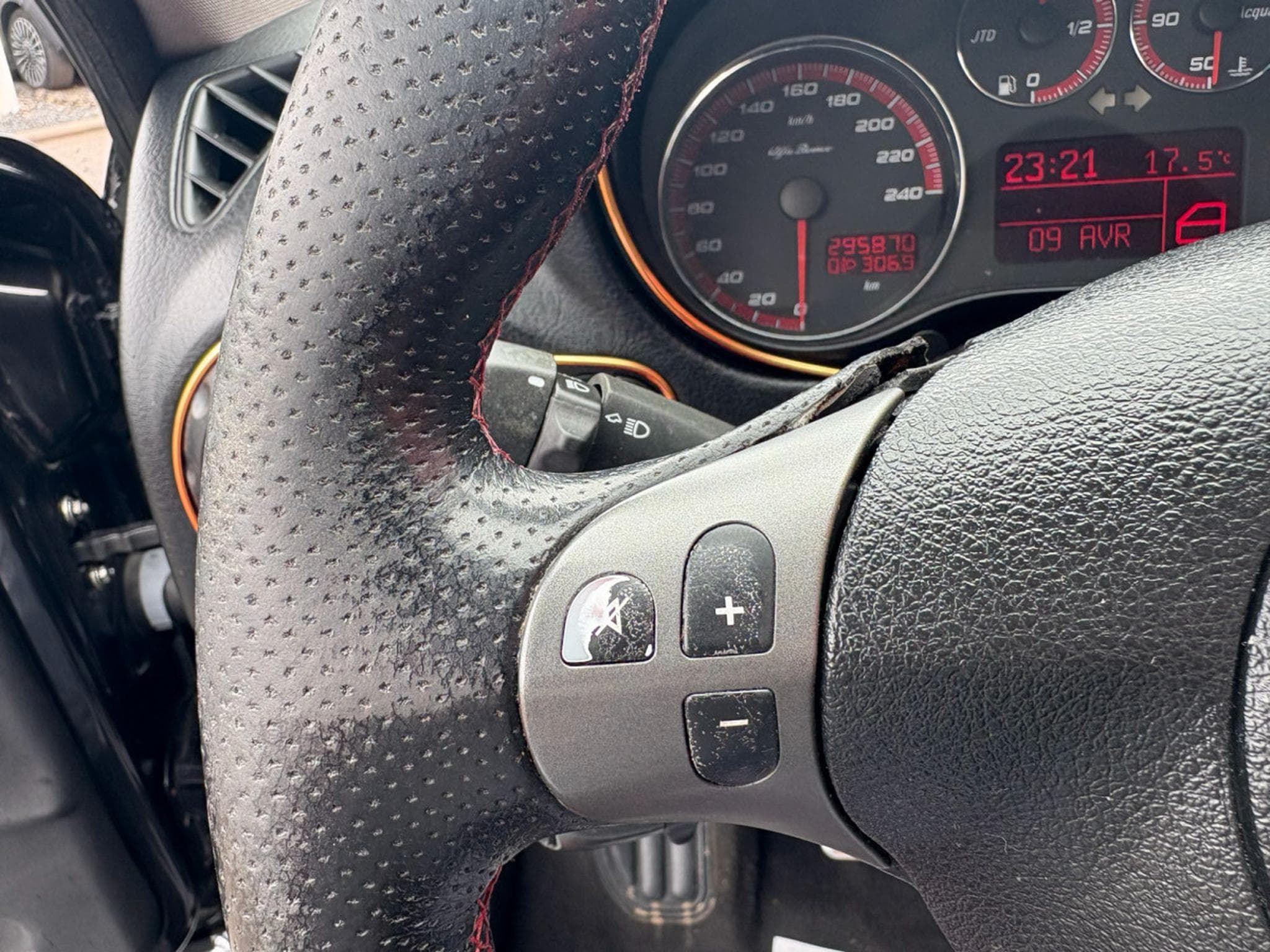 Alfa-Romeo GT 2.0 150 CV DIESEL (2007) - Photo 12