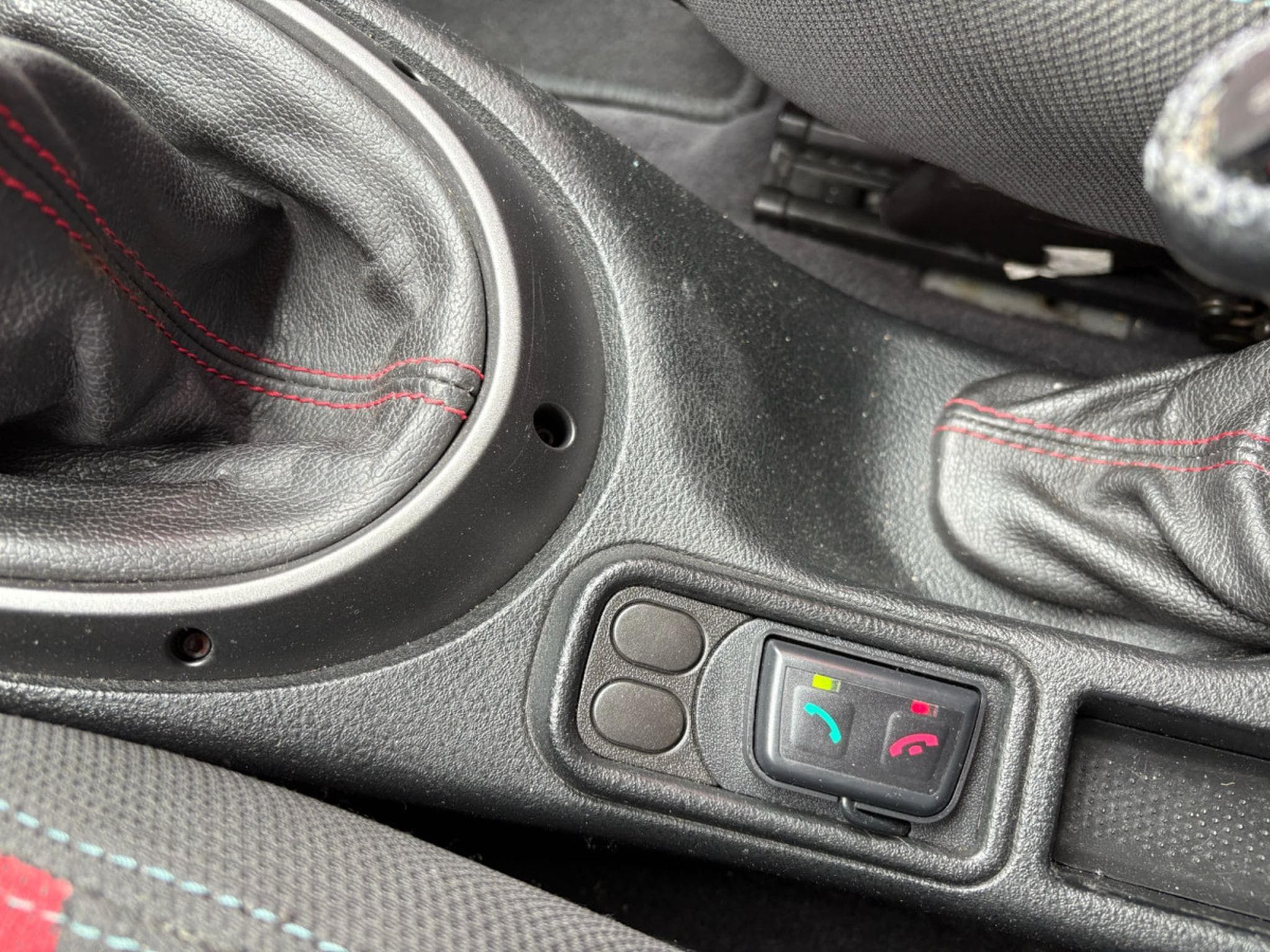 Alfa-Romeo GT 2.0 150 CV DIESEL (2007) - Photo 17