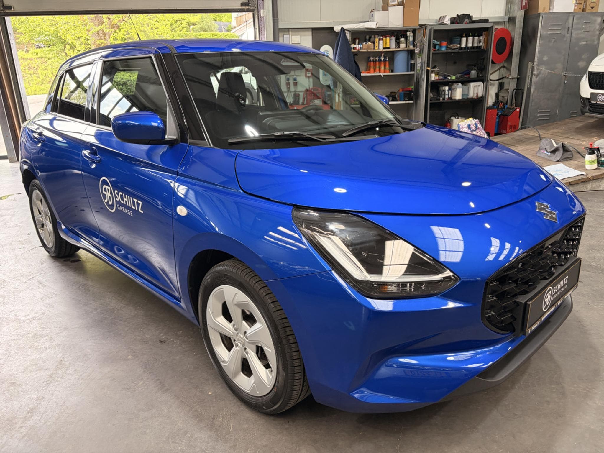 Suzuki Swift 1.2 GL+ MildHybrid (2025) - Photo 1