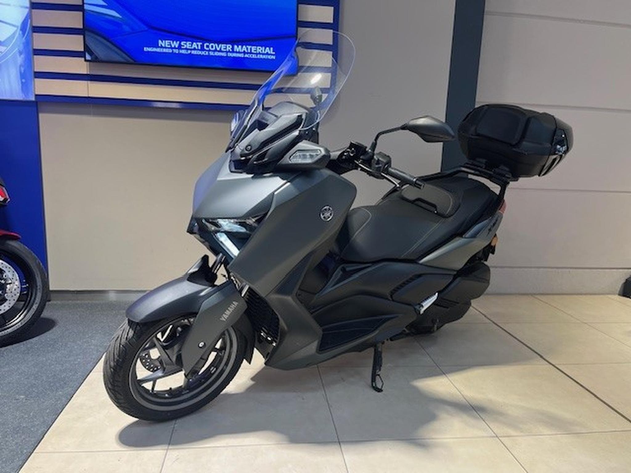 Yamaha X-Max (2025) - Photo 2
