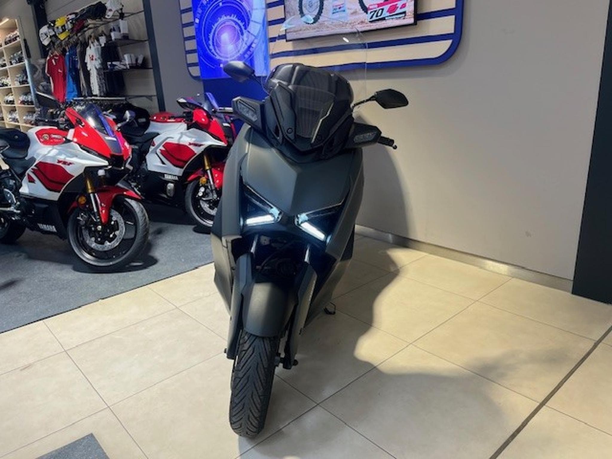 Yamaha X-Max (2025) - Photo 5