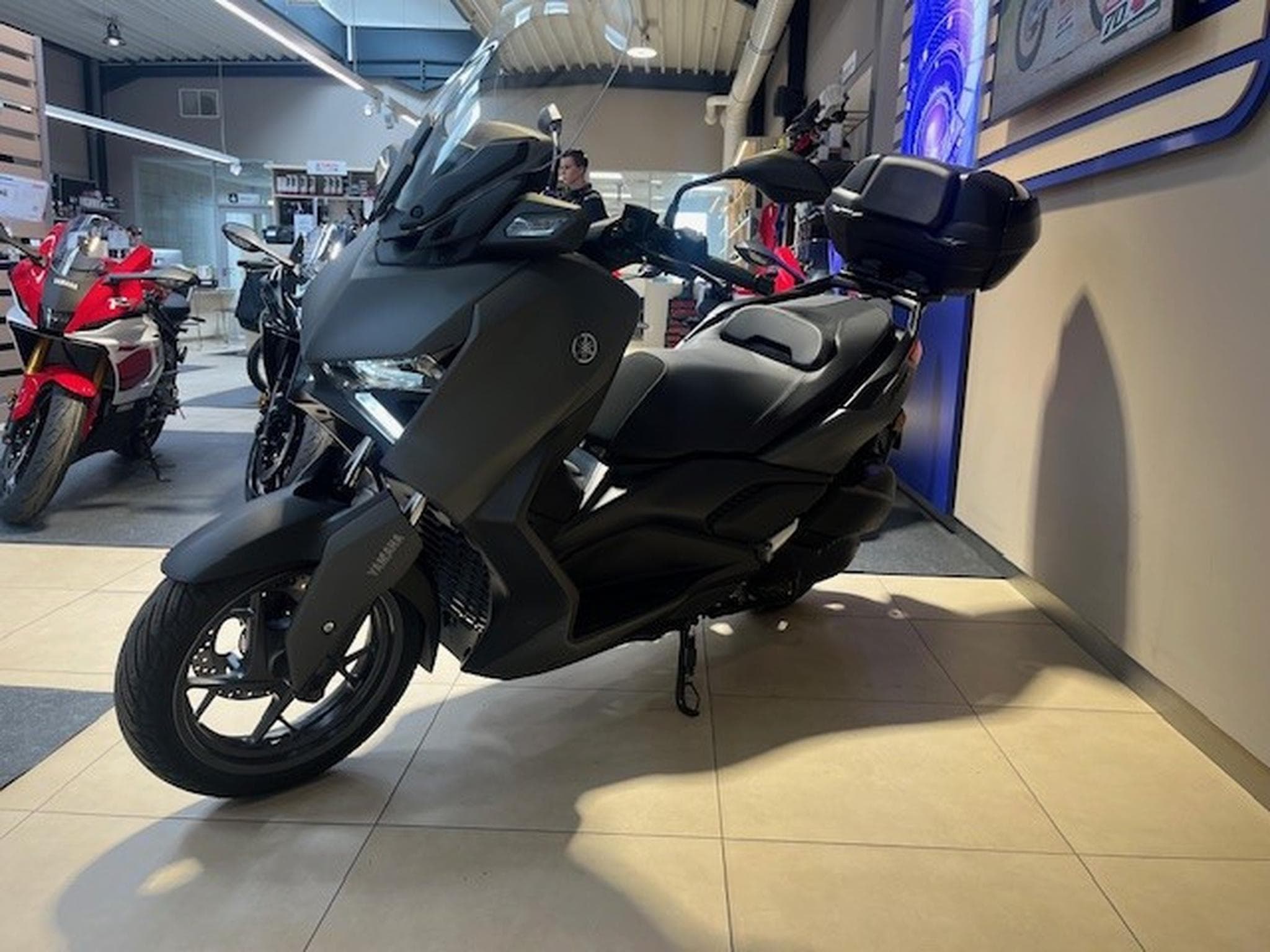 Yamaha X-Max (2025) - Photo 6