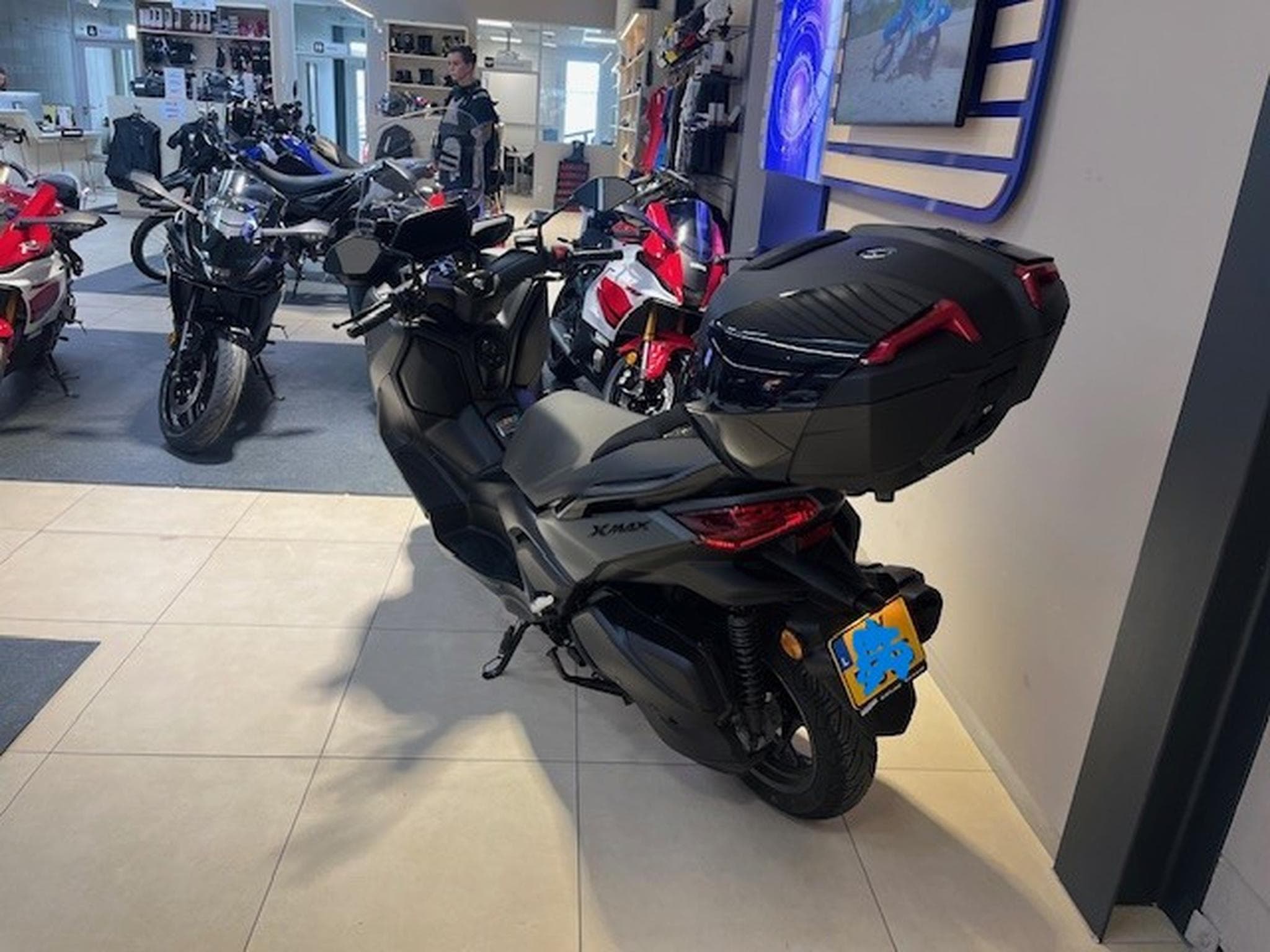 Yamaha X-Max (2025) - Photo 8