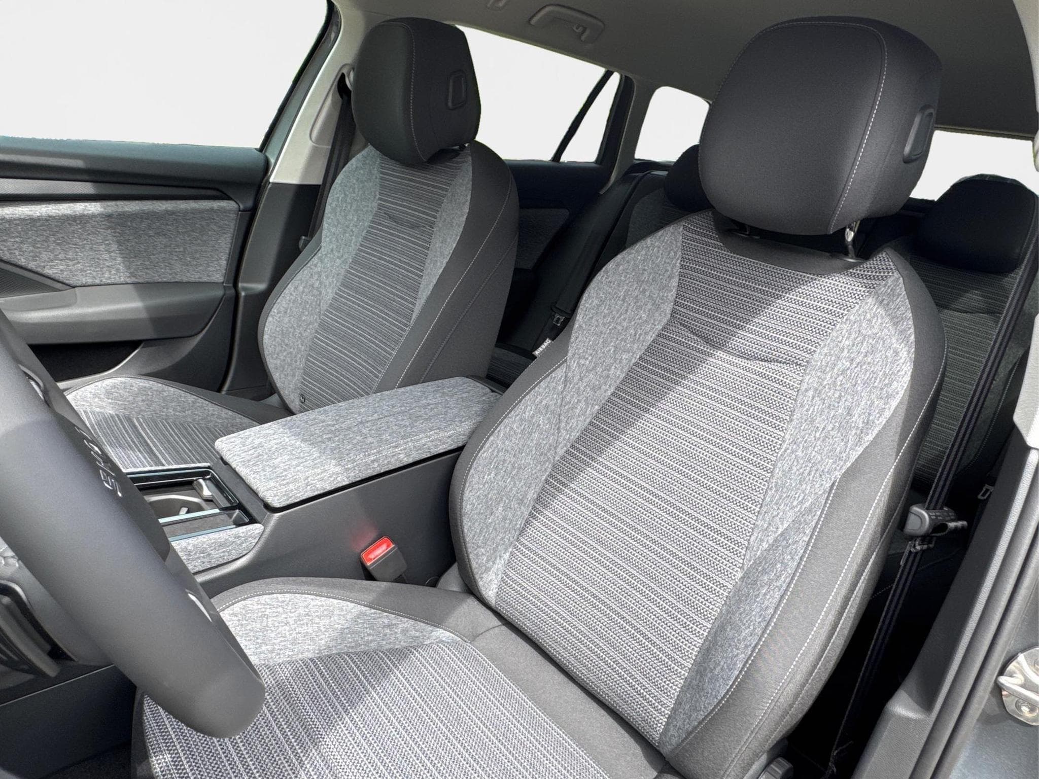 Skoda Superb Selection (2026) - Photo 20