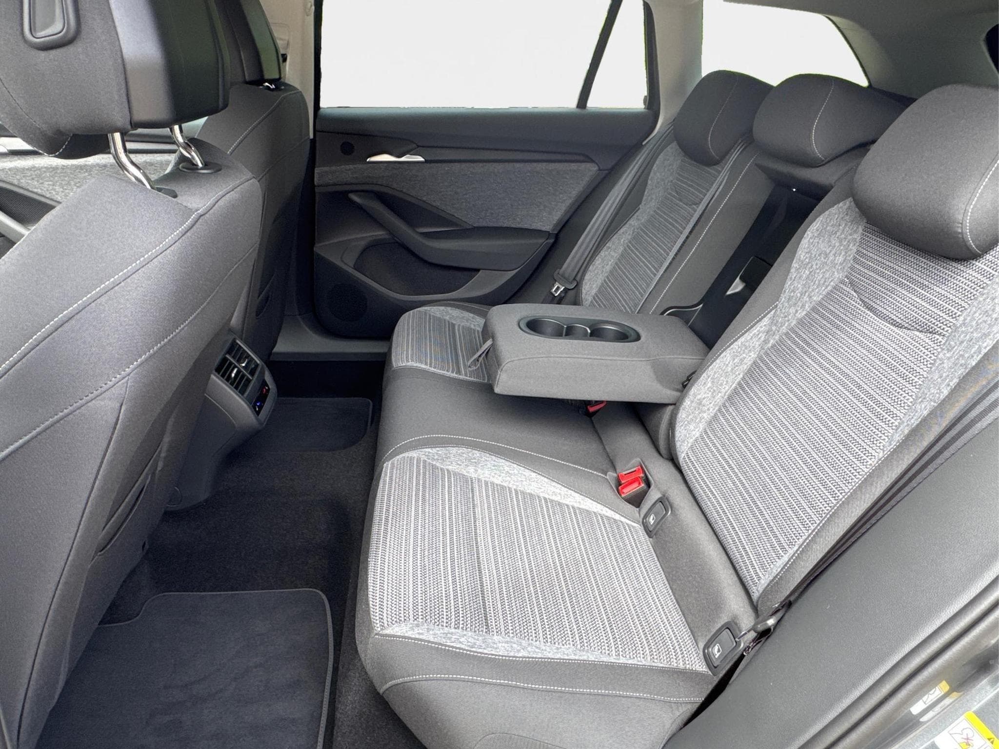 Skoda Superb Selection (2026) - Photo 21