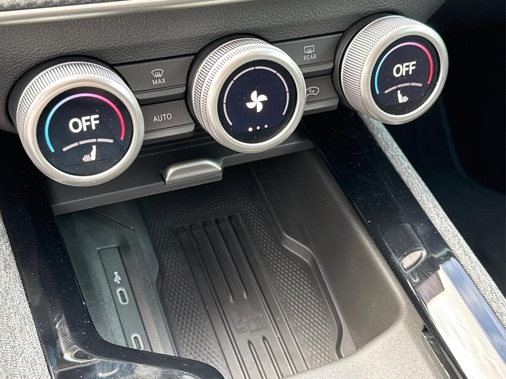 Skoda Superb Selection (2026) - Photo 24