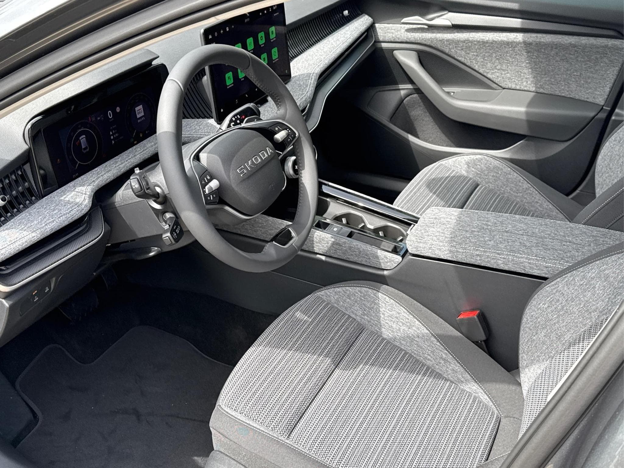 Skoda Superb Selection (2026) - Photo 9