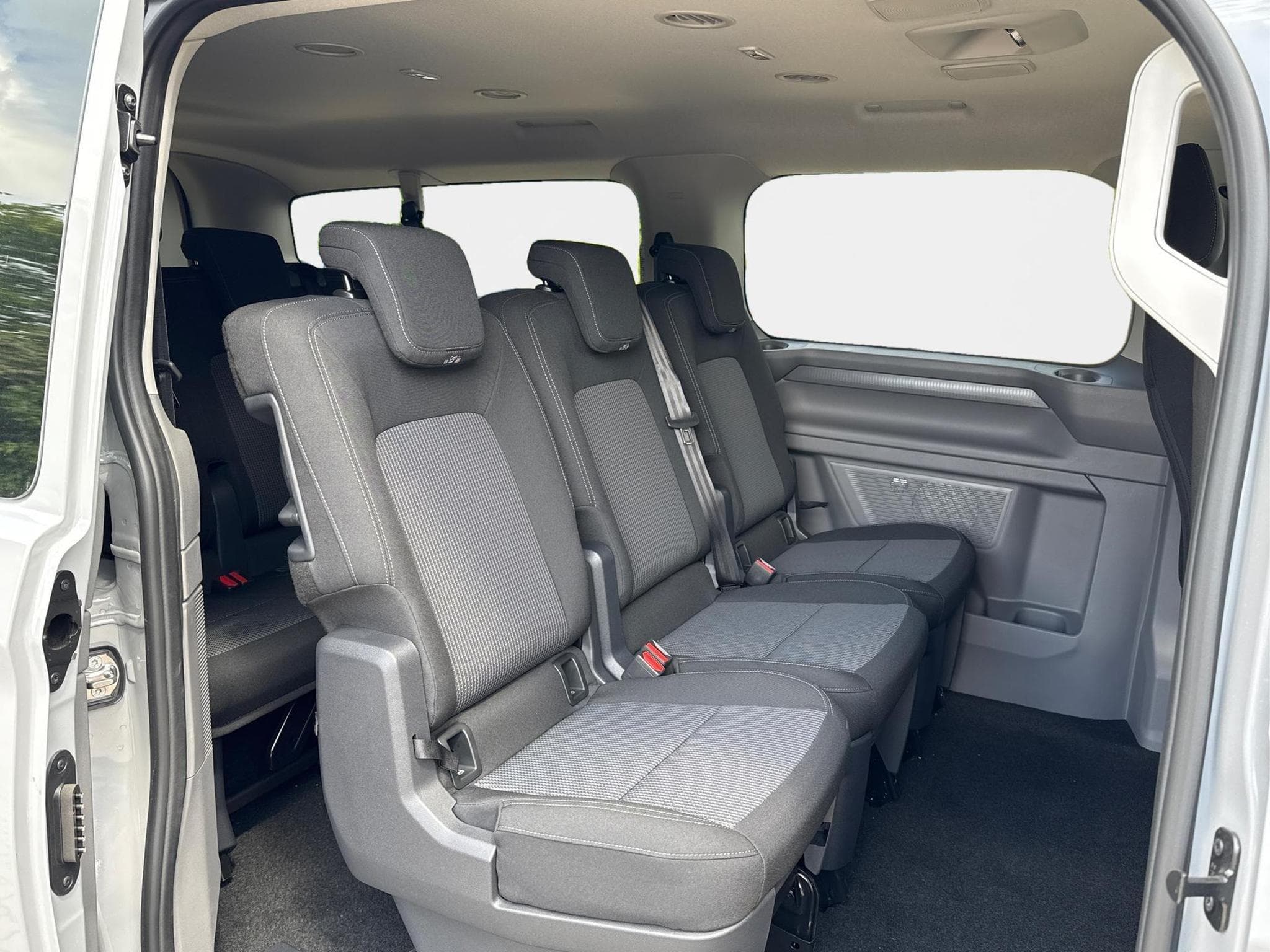 VW T7 Basis (2026) - Photo 15