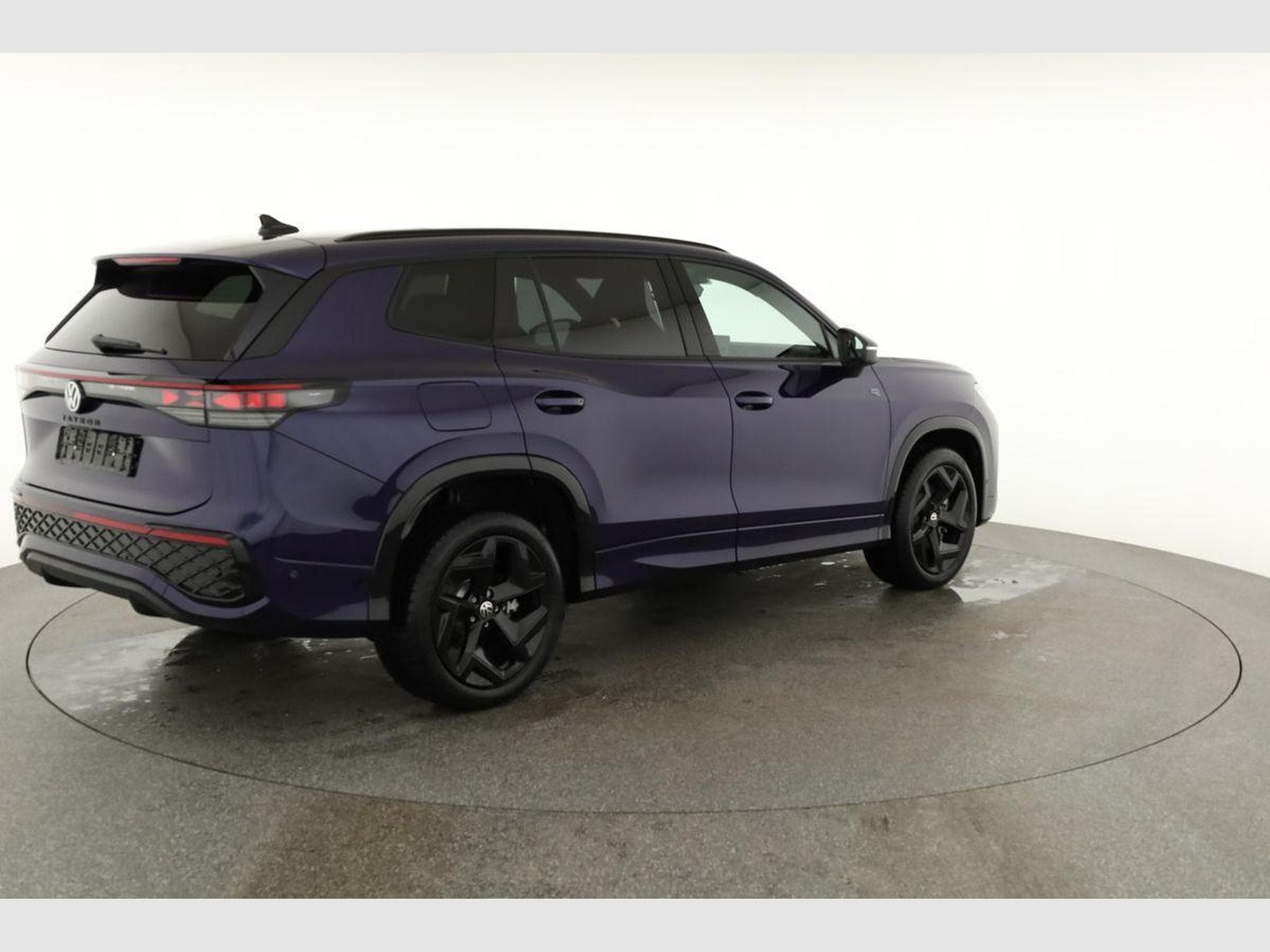 VW Tayron 1.5 TSI eHybrid 150 kW R-Line (2025) - Photo 23