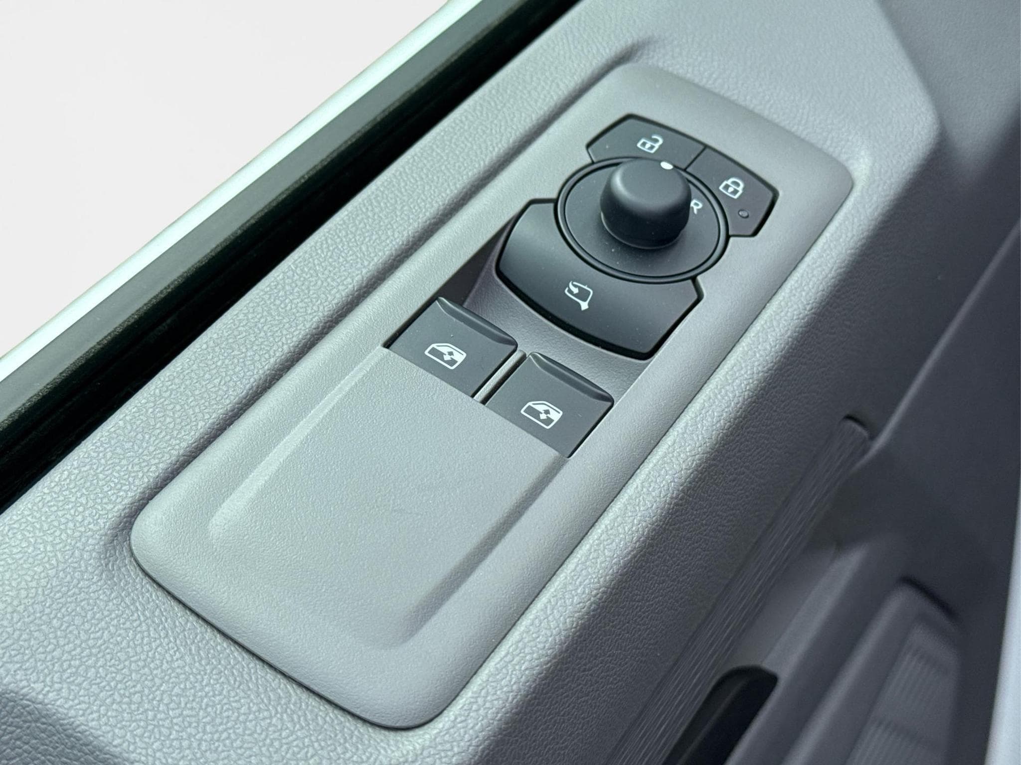 VW T7 Basis (2026) - Photo 15
