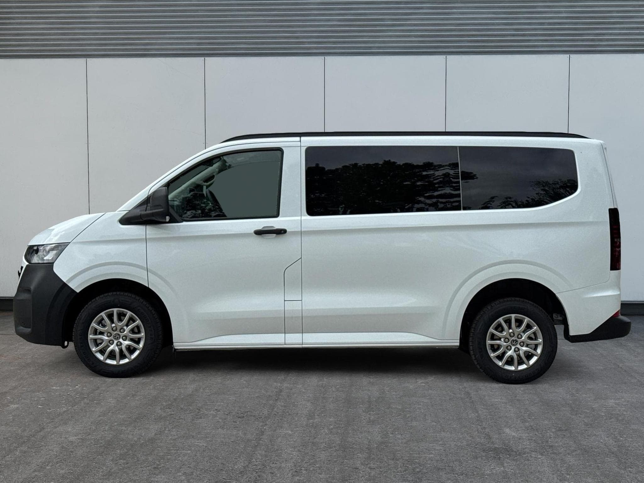 VW T7 Basis (2026) - Photo 2