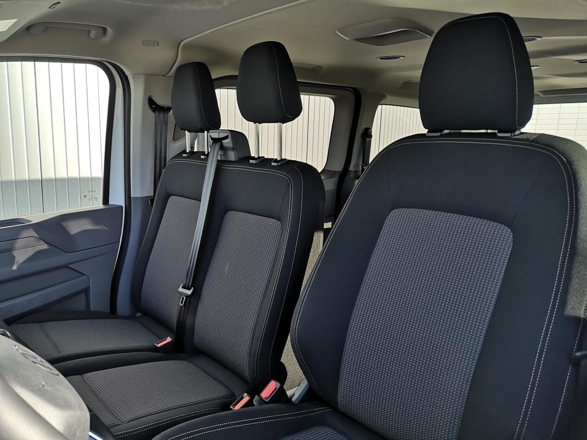 VW T7 2.0 TDI 110 kW KR (2026) - Photo 6