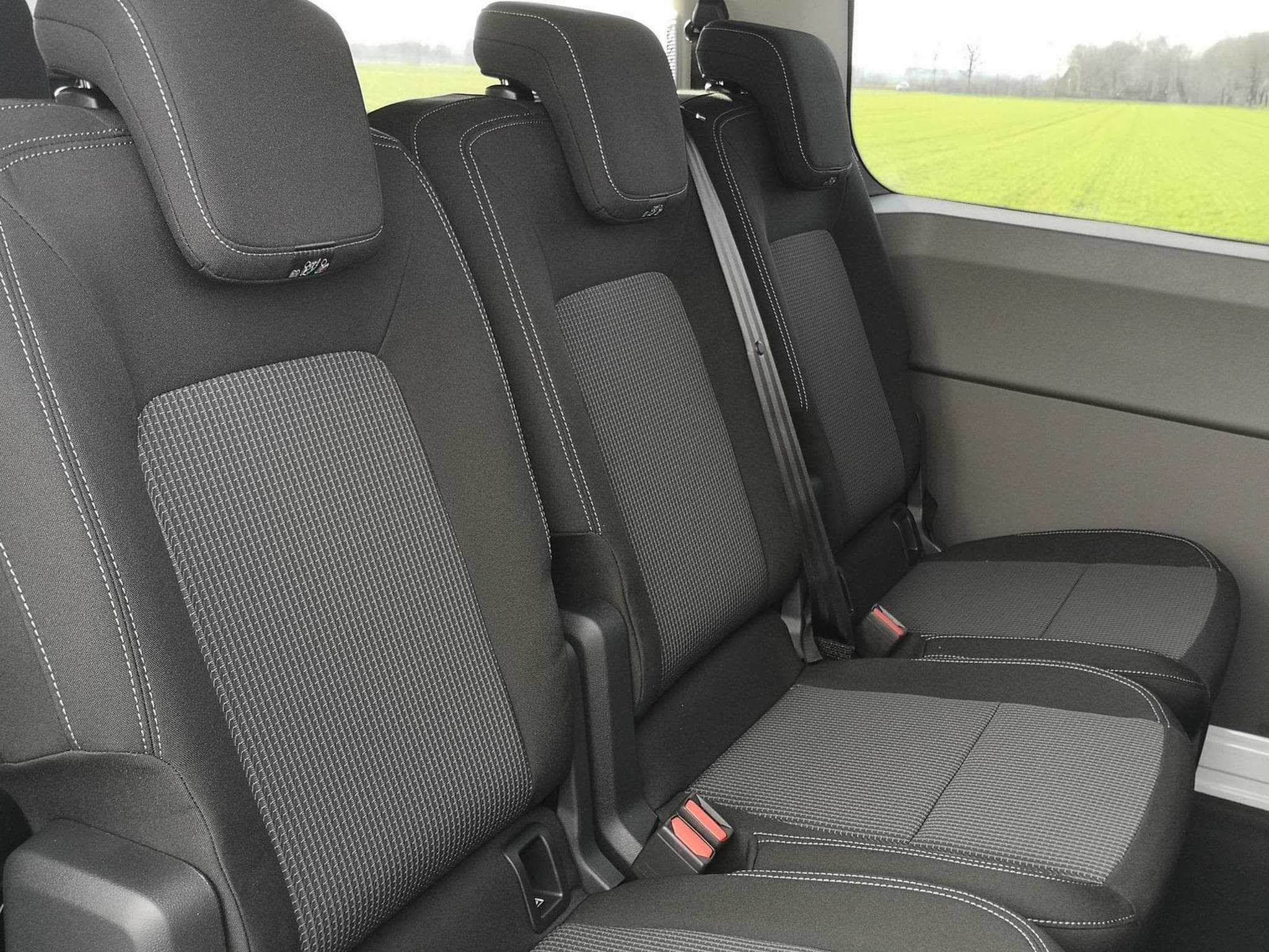 VW T7 2.0 TDI 110 kW KR (2026) - Photo 8