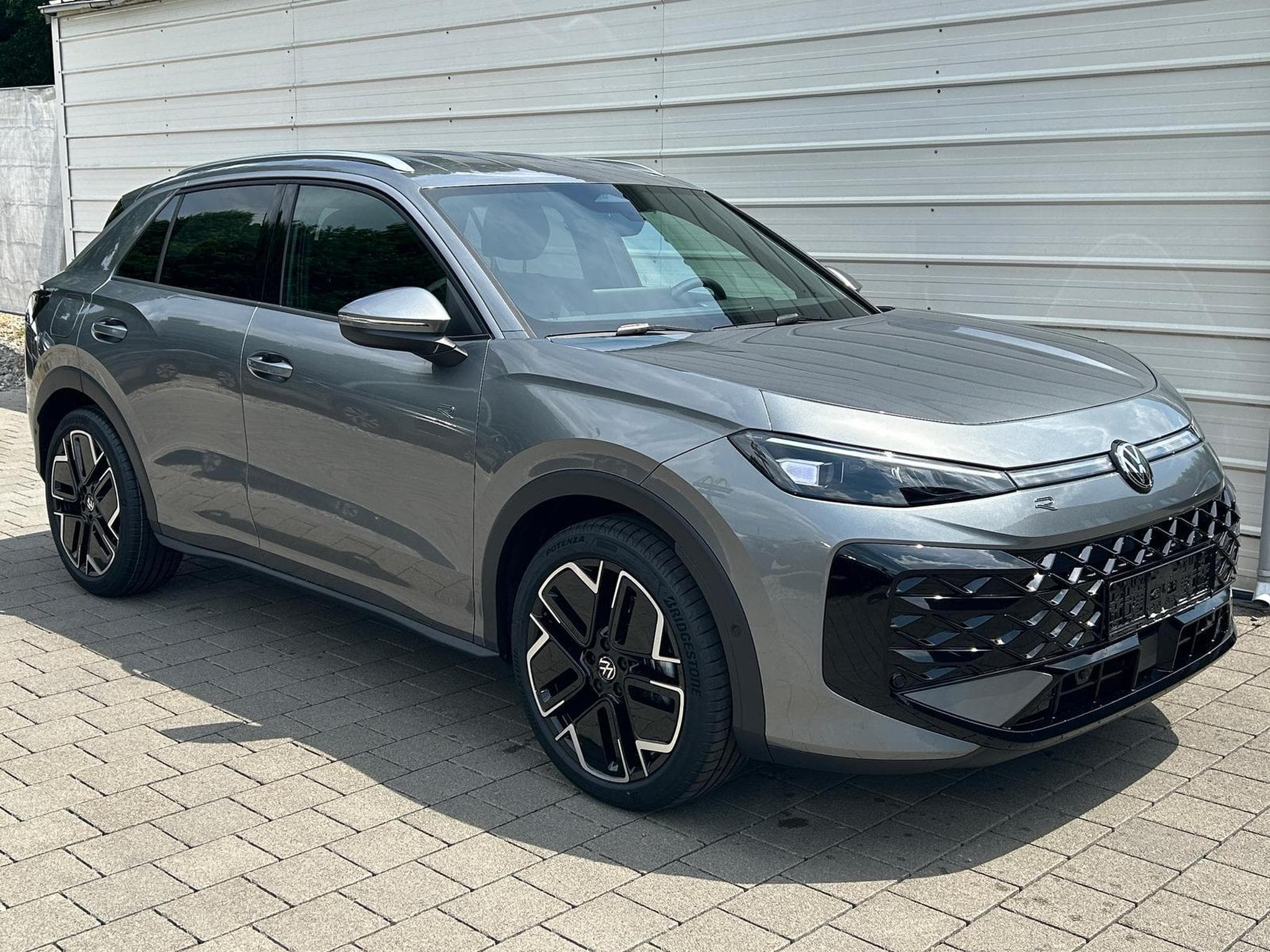 VW T-Roc R-Line (2026) - Photo 1