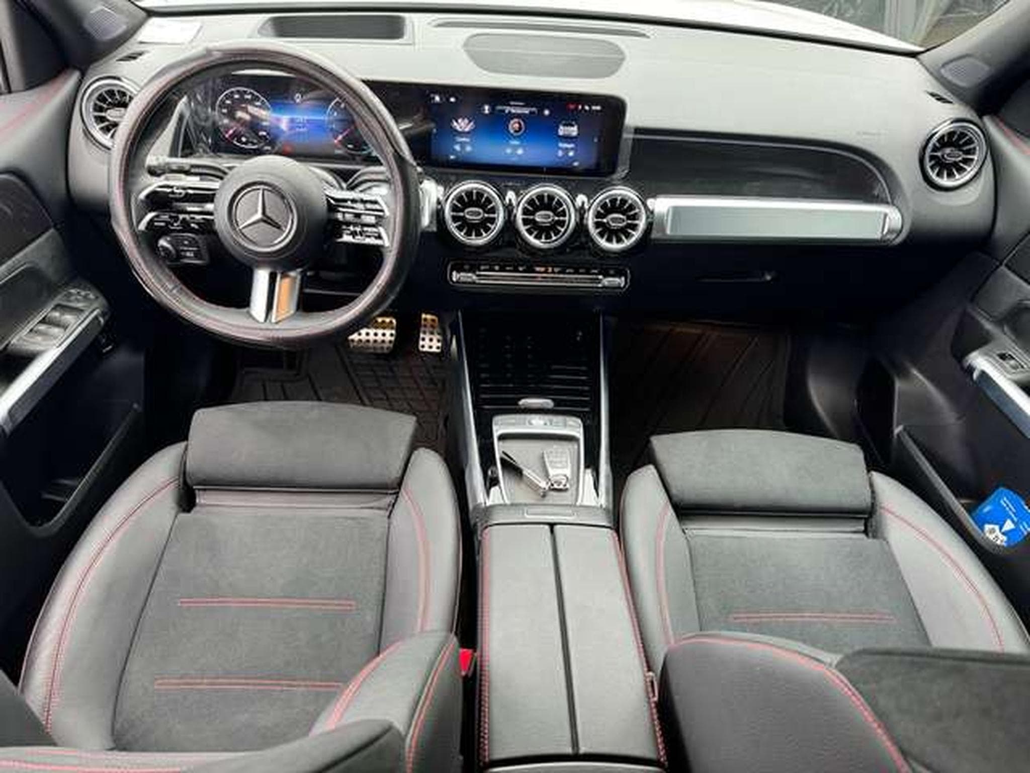Mercedes GLB 200 GLB 200 7G-DCT Edition AMG Line (2025) - Photo 9