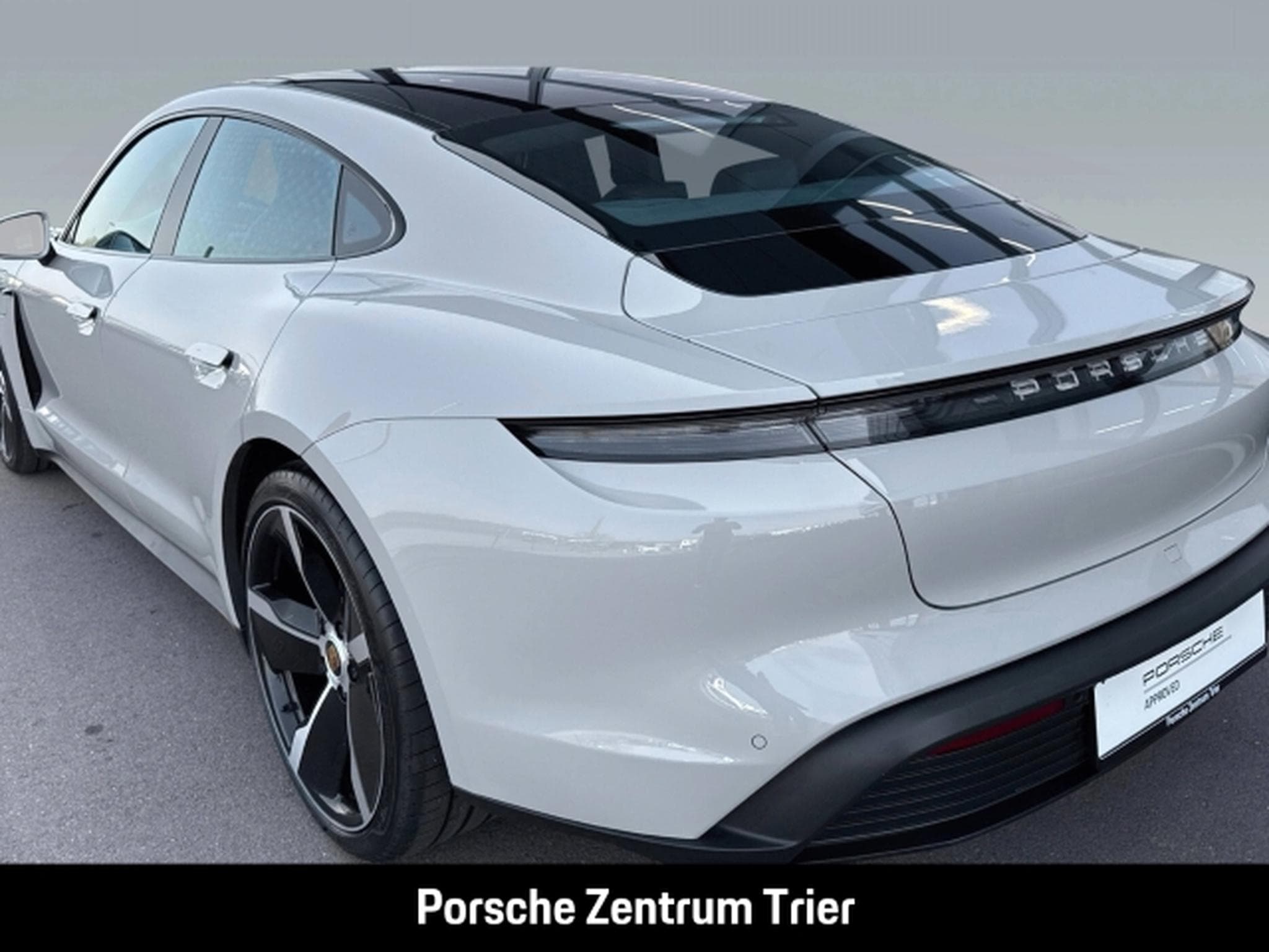 Porsche Taycan HA-Lenkung Nachtsicht InnoDrive BOSE (2024) - Photo 10