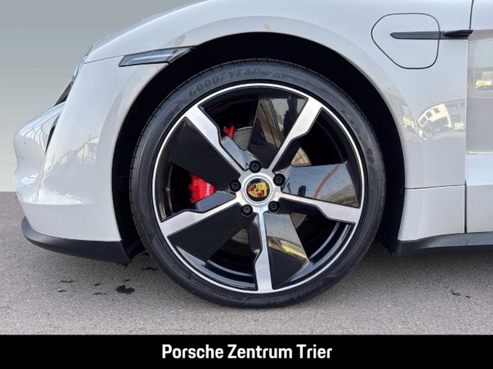 Porsche Taycan HA-Lenkung Nachtsicht InnoDrive BOSE (2024) - Photo 8
