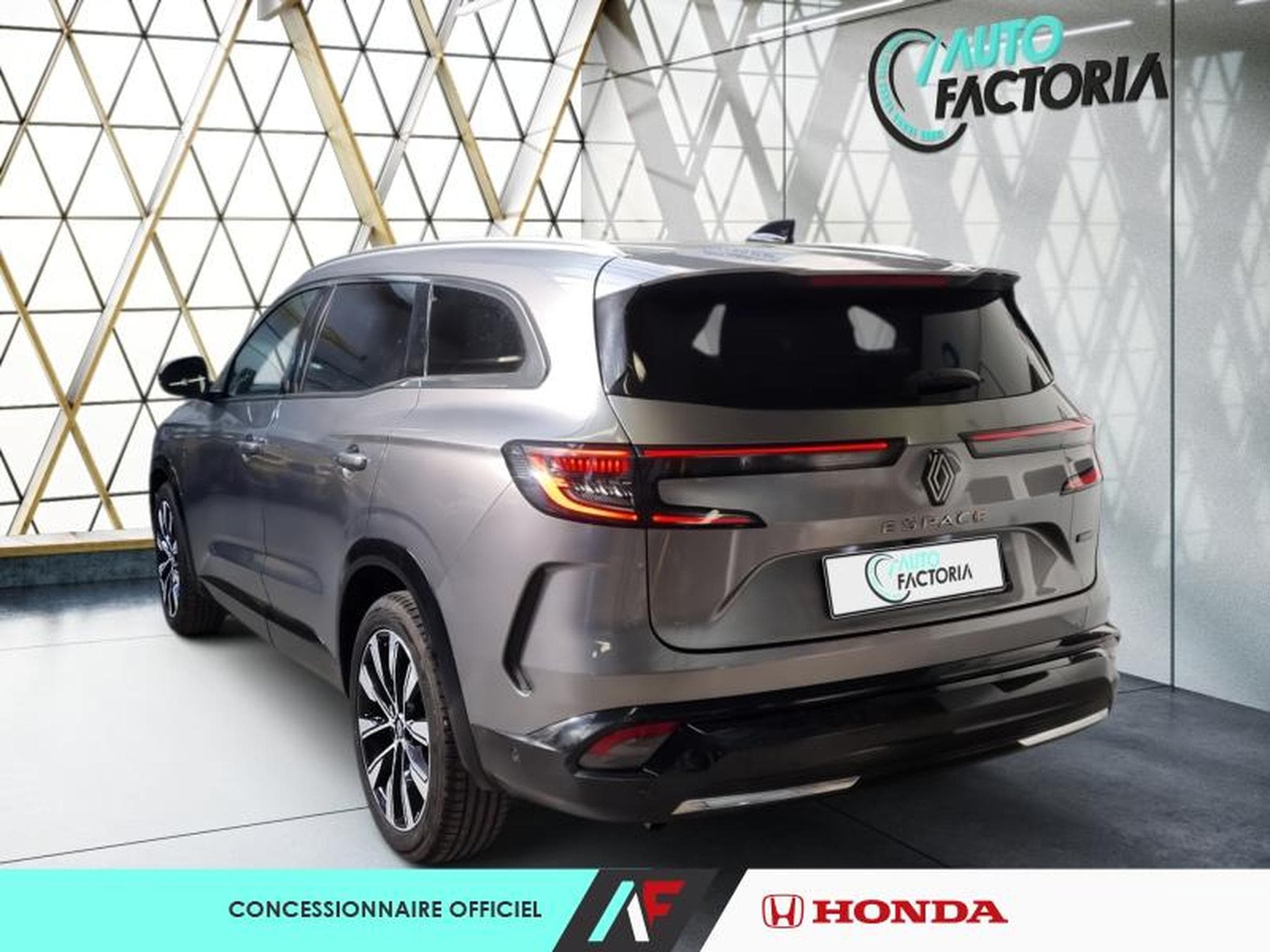 Renault Espace -33% 1.2 E-Tech Full Hybrid 200CH Techno 7 Places (2024) - Photo 3