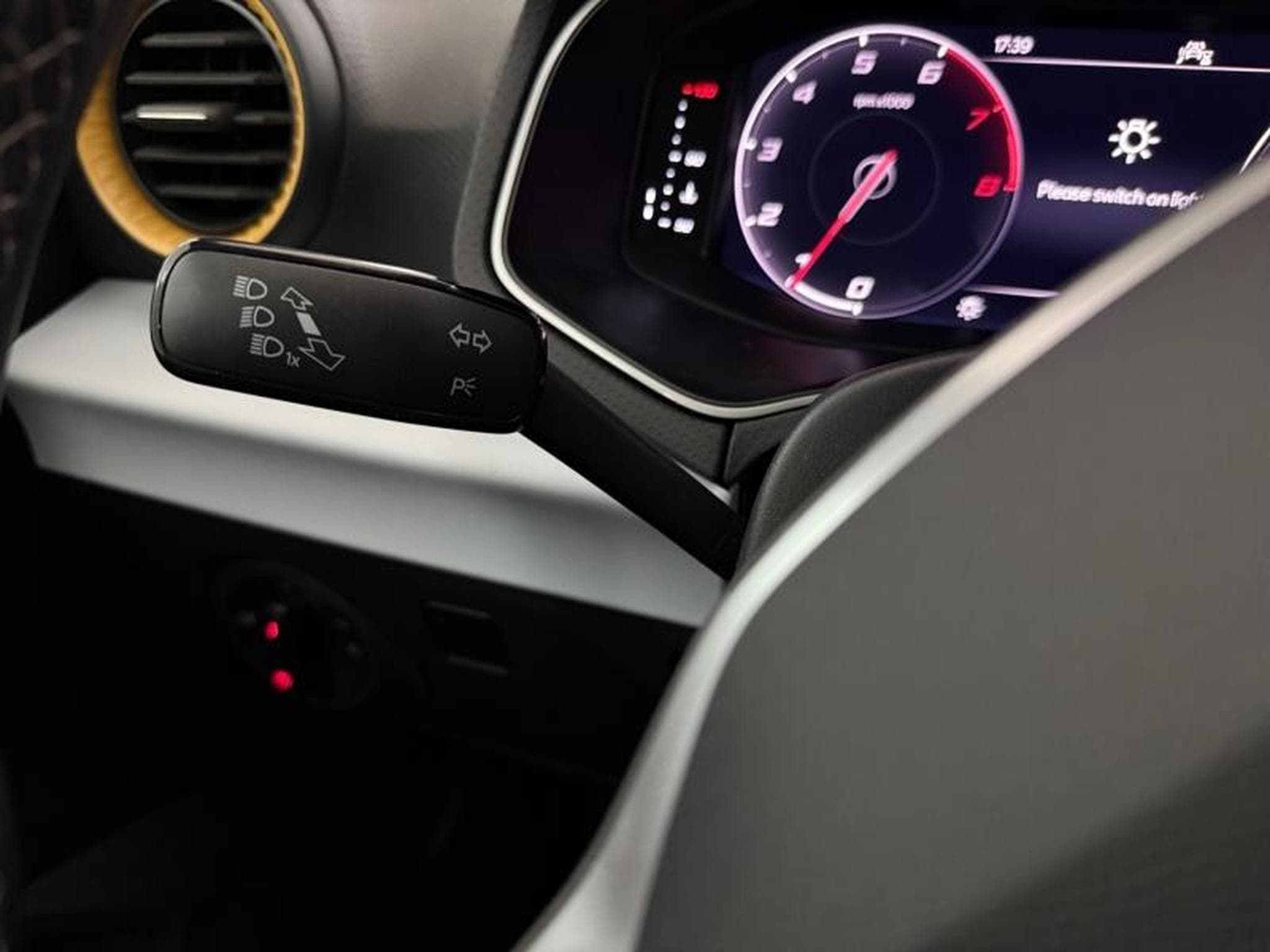 Seat Arona -20% 1.0 TSI 115ch Xperience DSG7 SPECIAL EDITION (2025) - Photo 11
